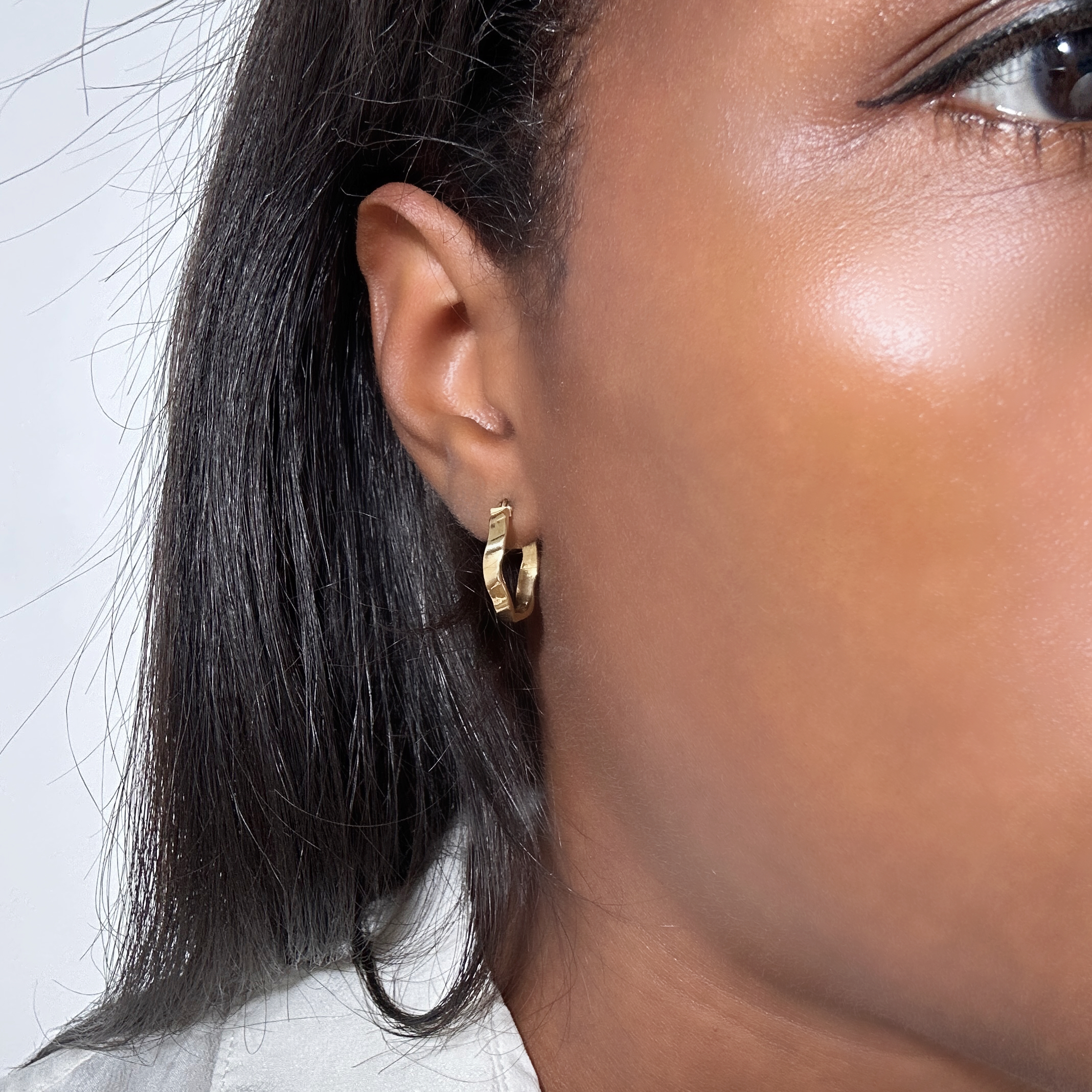 Vintage 18k Gold Hoop Earrings (1)