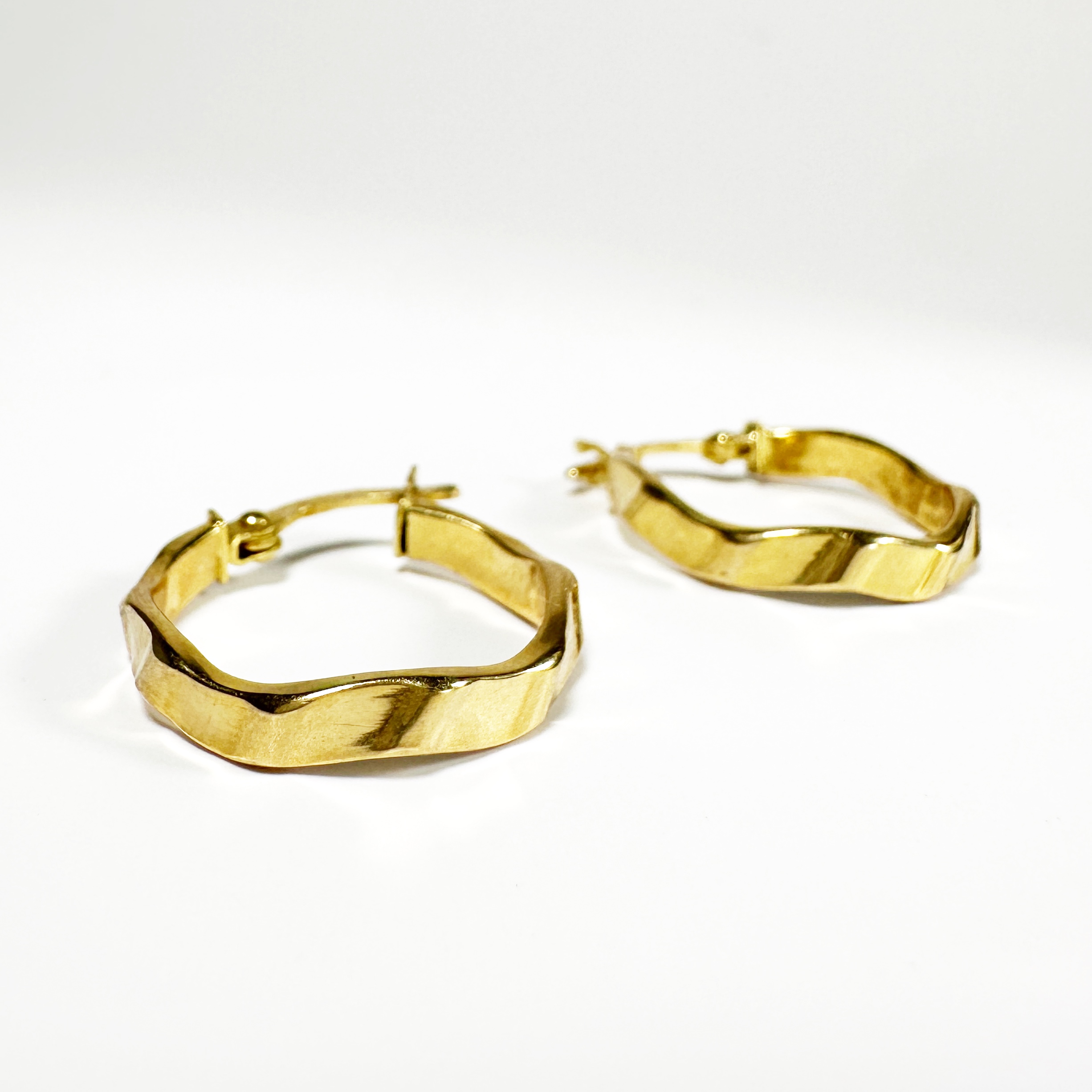 Vintage 18k Gold Hoop Earrings (4)
