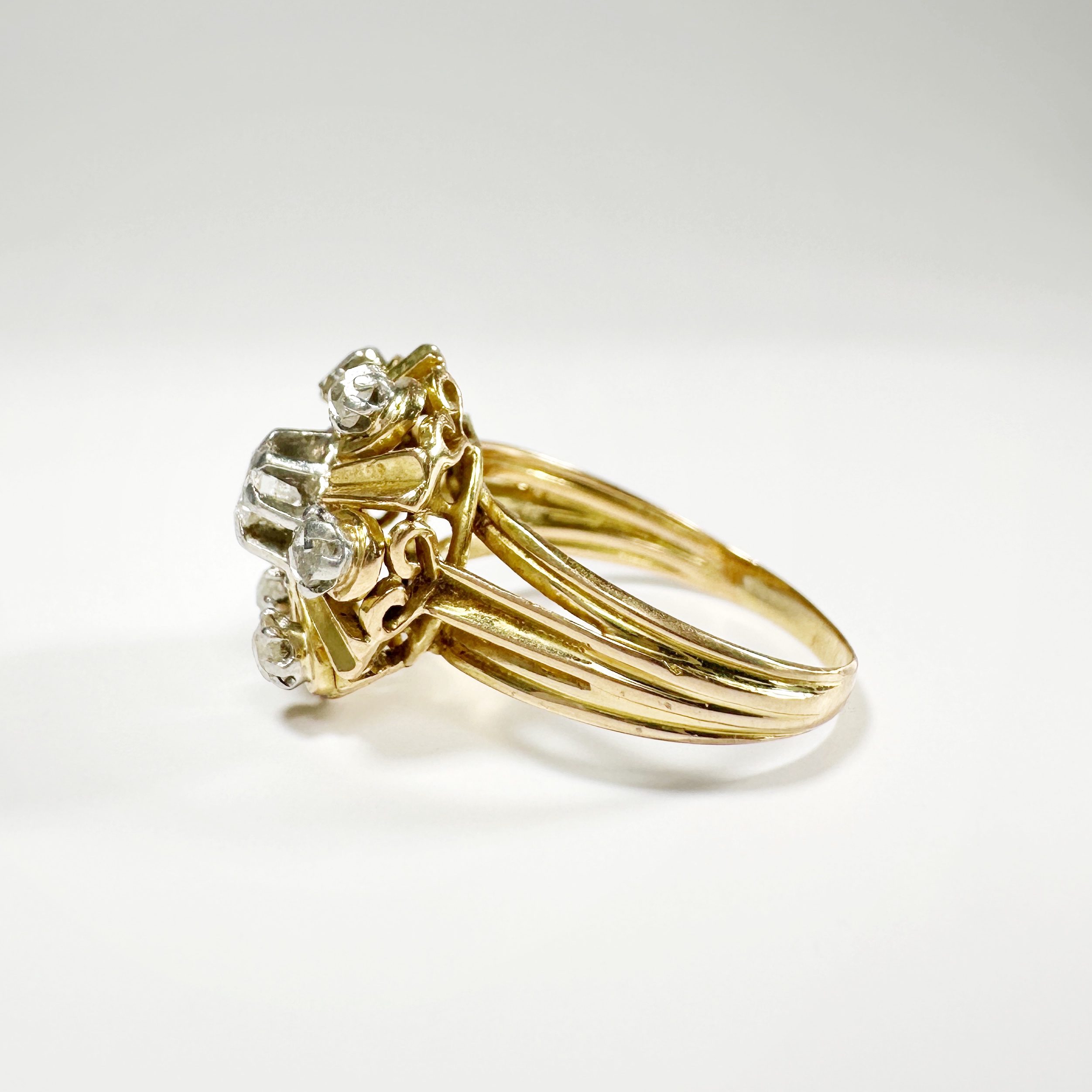 vintage_18k_gold_cluster_diamond_ring (1)