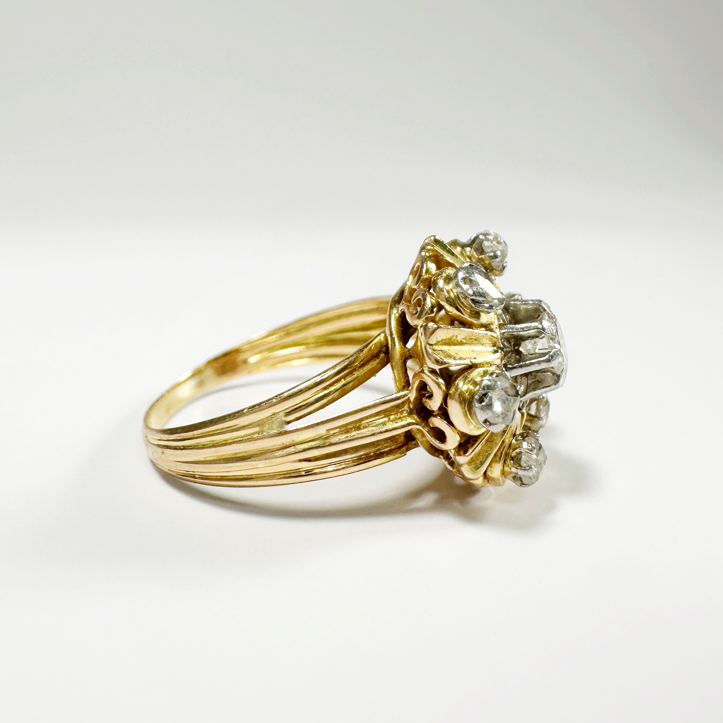 vintage_18k_gold_cluster_diamond_ring (3)
