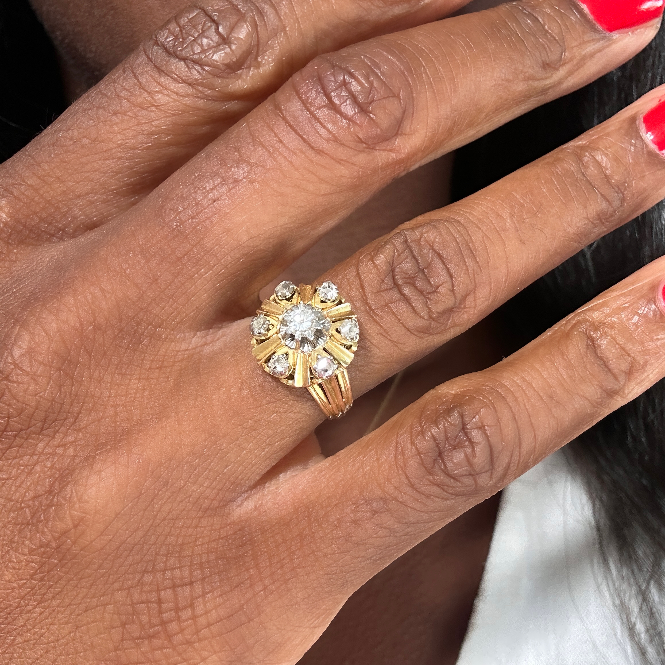 vintage_18k_gold_cluster_diamond_ring