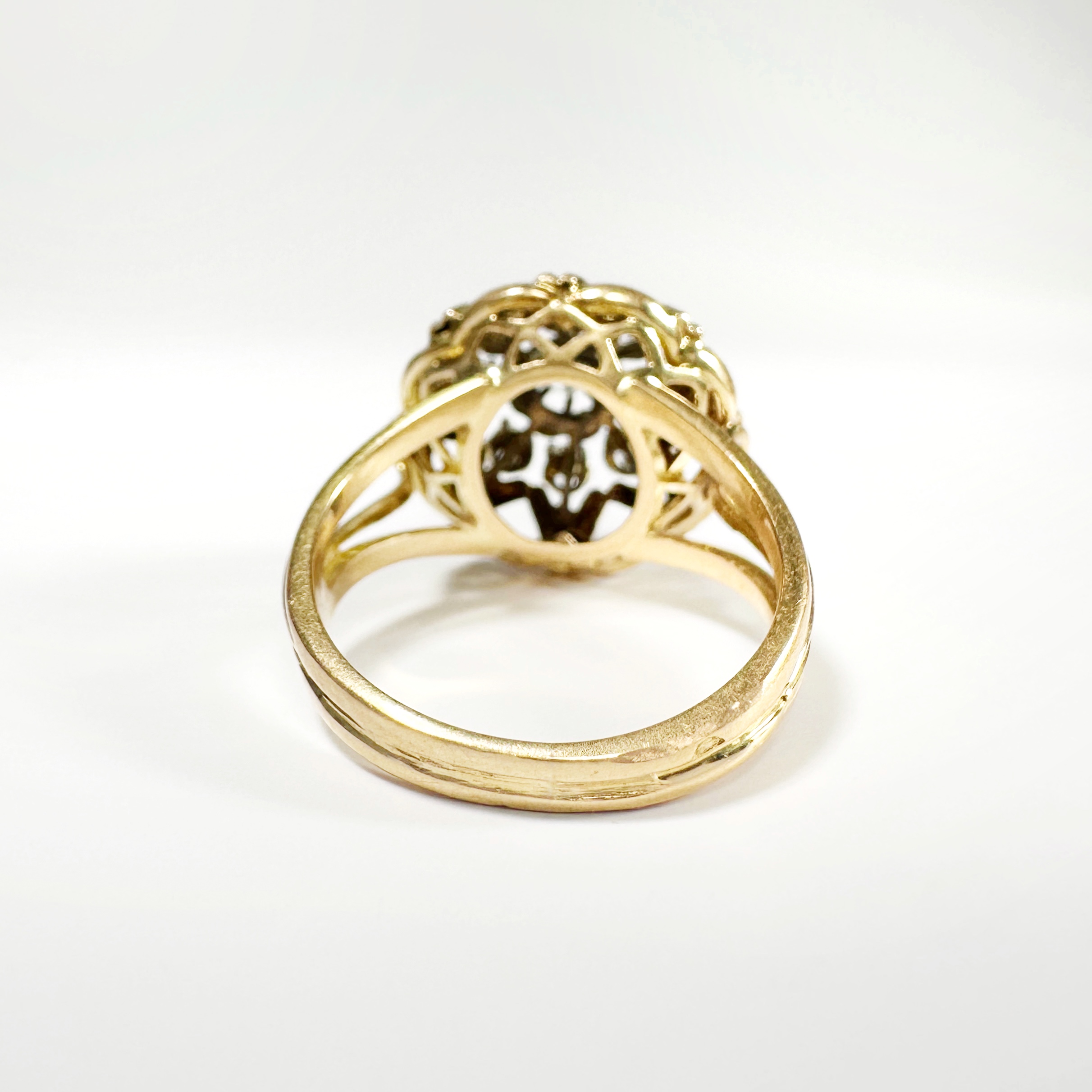 Vintage 18k Gold Diamond Ring (1)