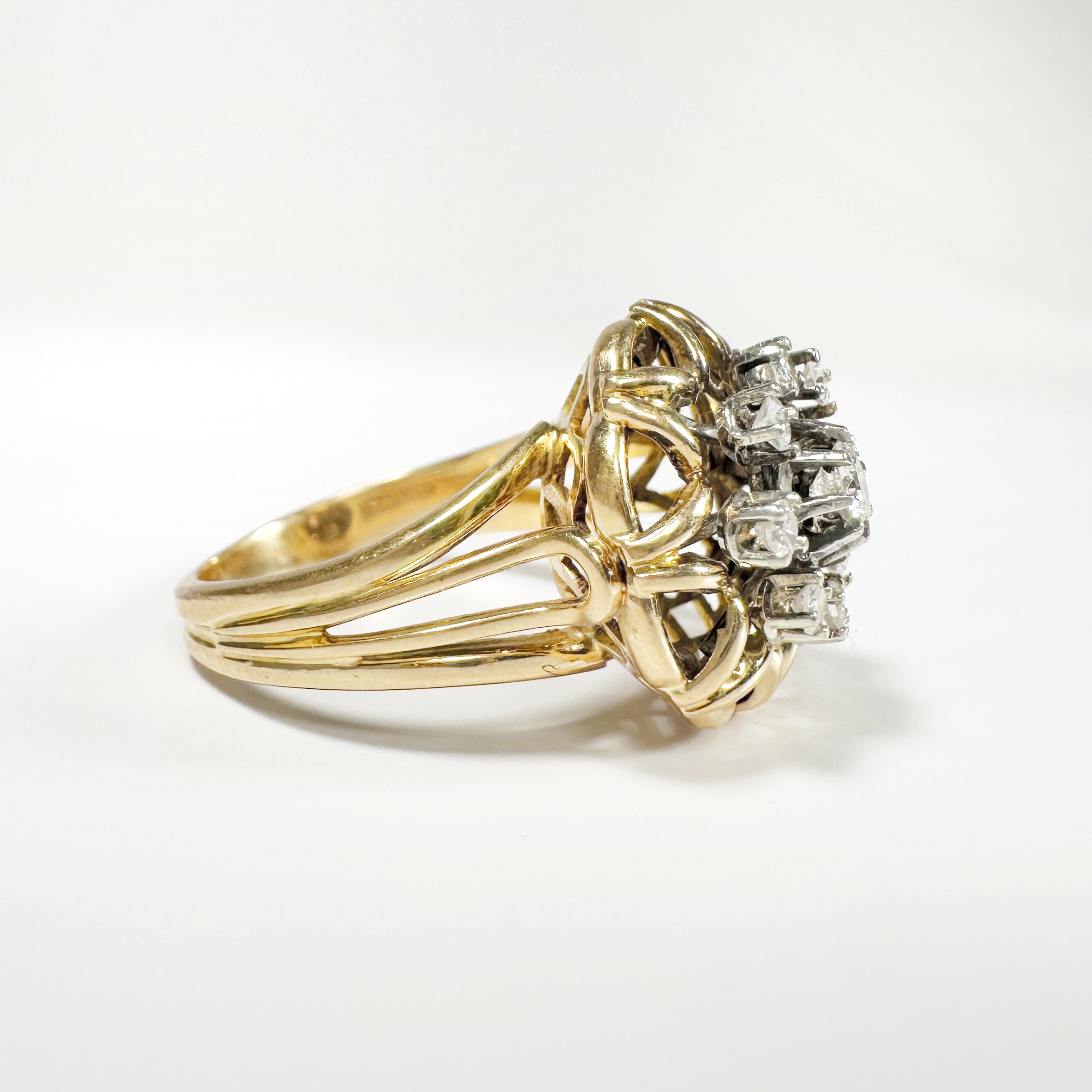 Vintage 18k Gold Diamond Ring (3)