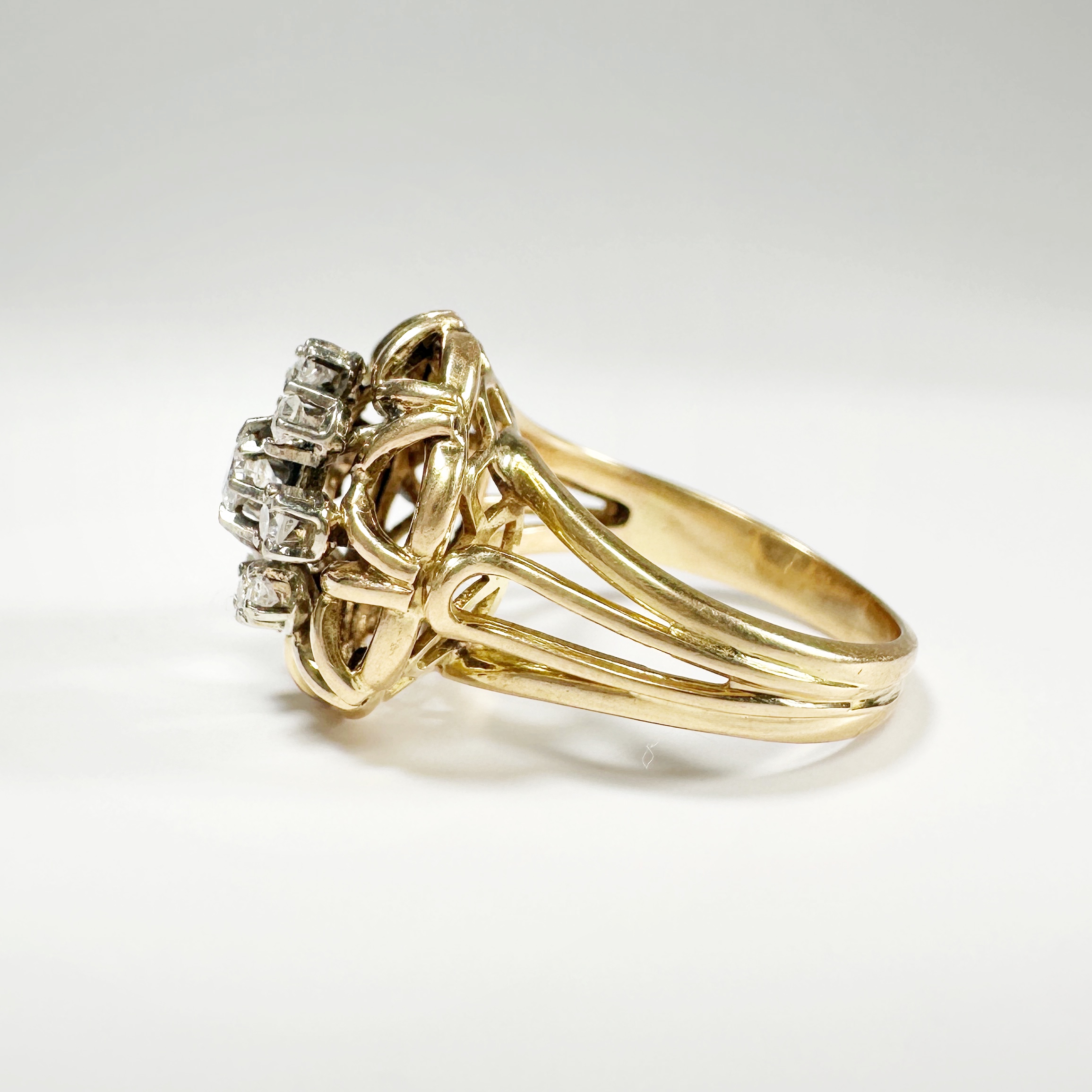 Vintage 18k Gold Diamond Ring (7)