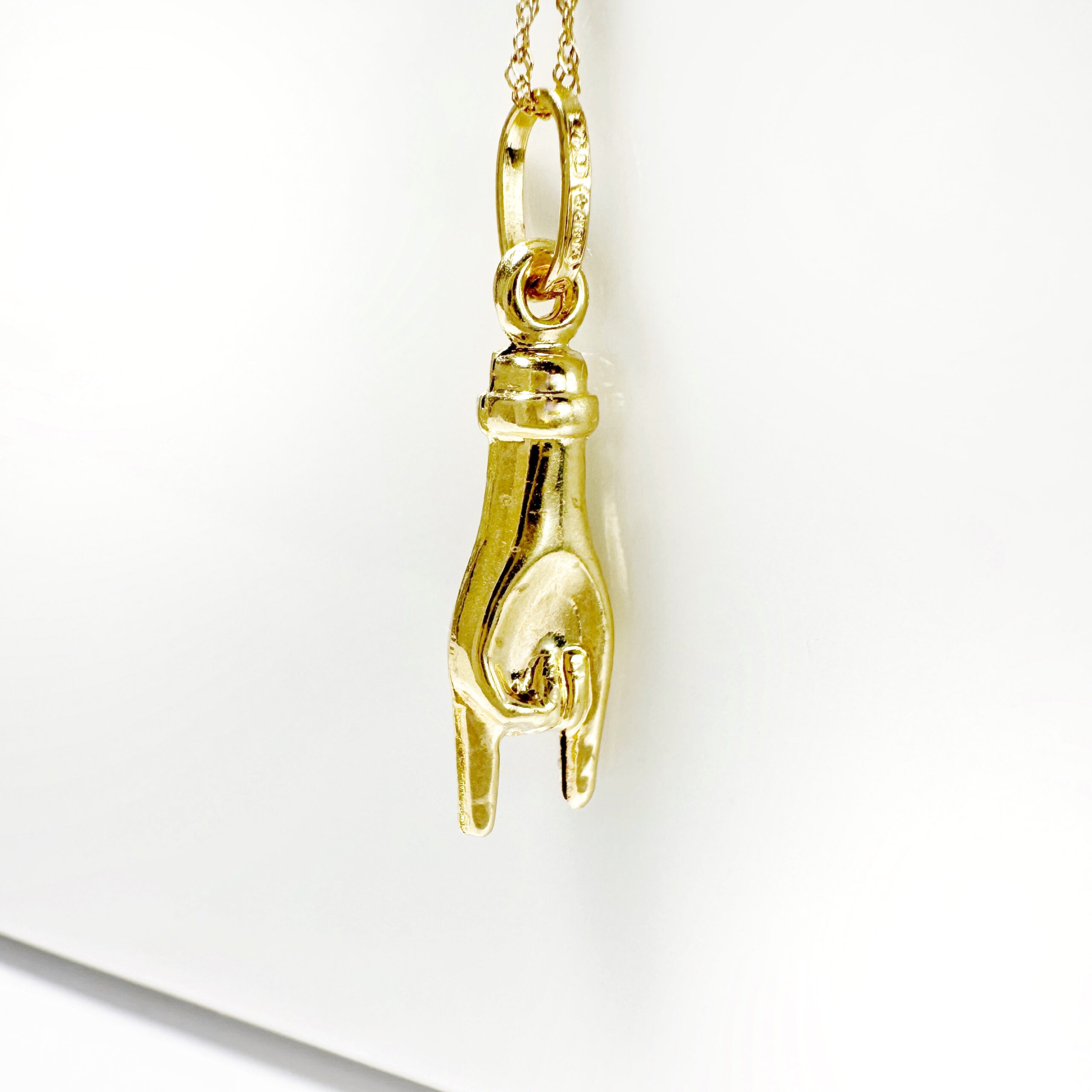 Vintage 18k Gold Mano Cornuto Pendant (3)