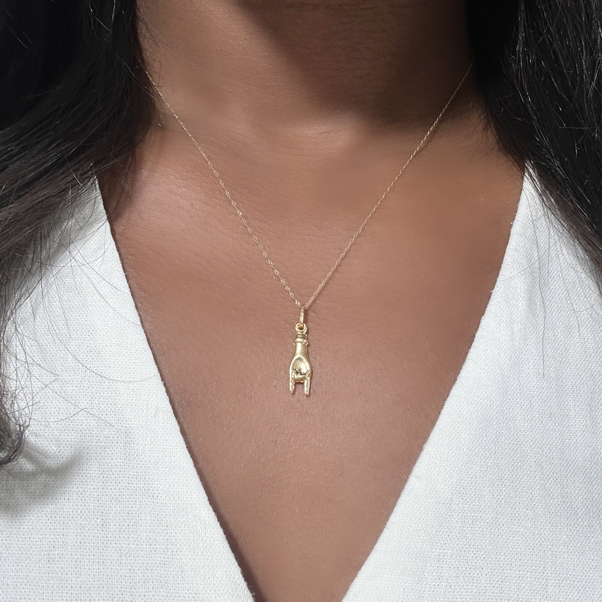 Vintage 18k Gold Mano Cornuto Pendant (7)