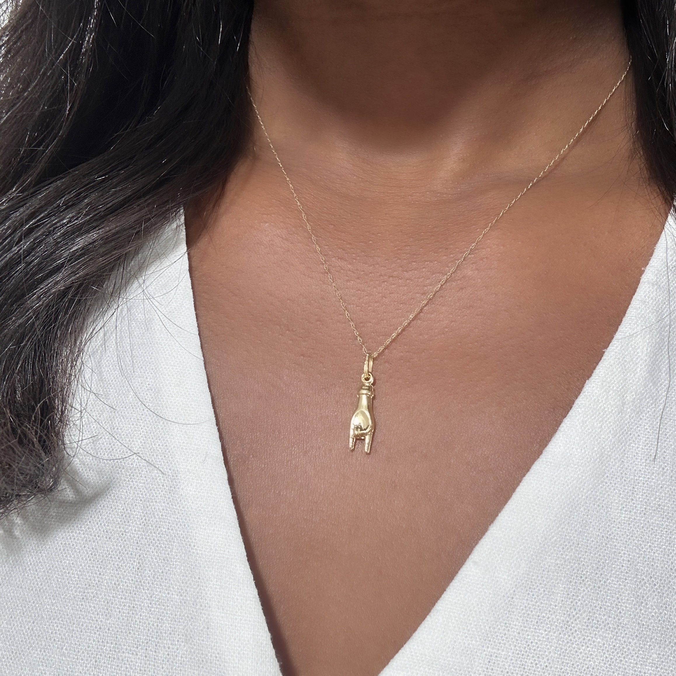 Vintage 18k Gold Mano Cornuto Pendant (8)