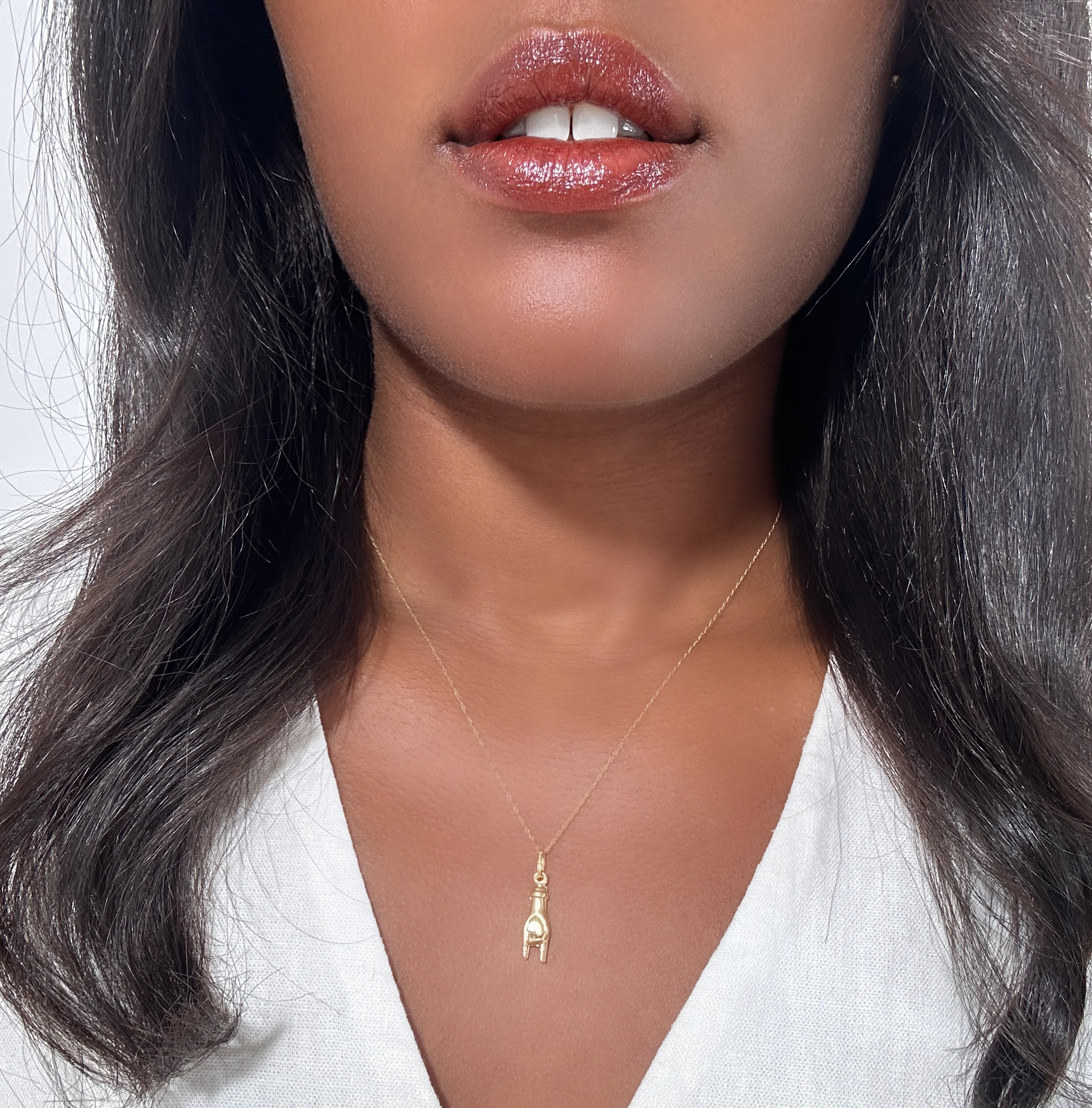 Vintage 18k Gold Mano Cornuto Pendant