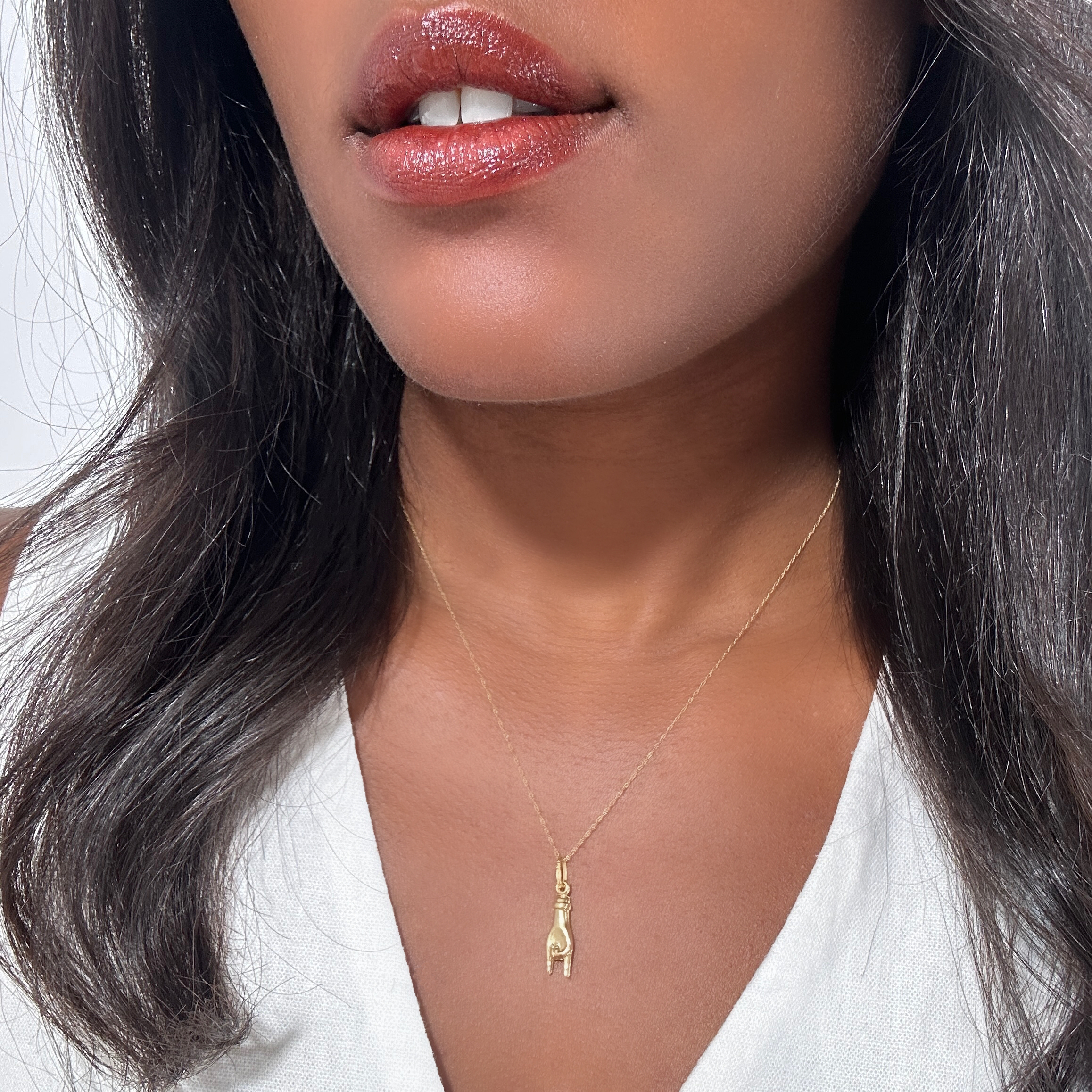 Vintage 18k Gold Mano Cornuto Pendant 2