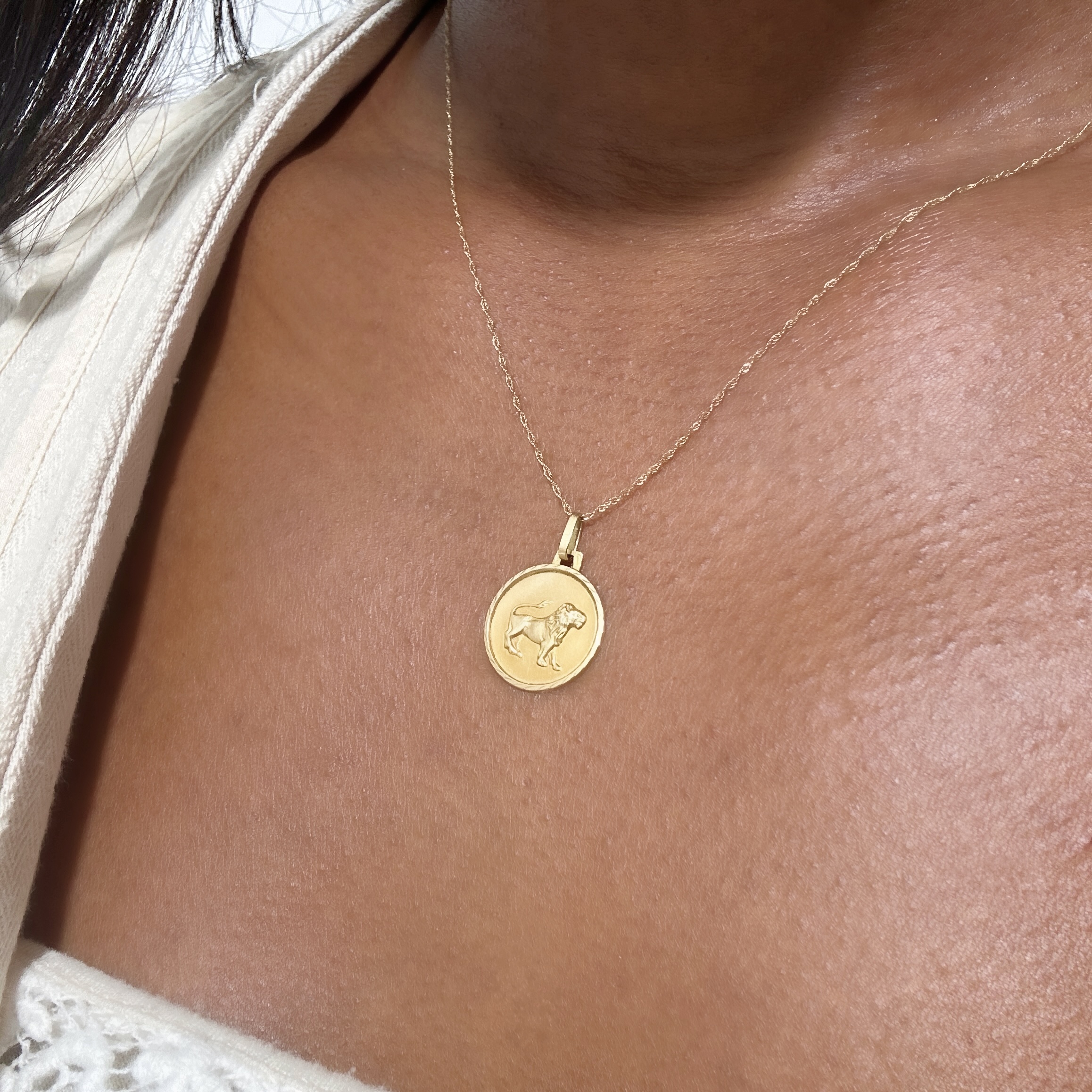 Vintage Gold Lion Astrological Medal (5)