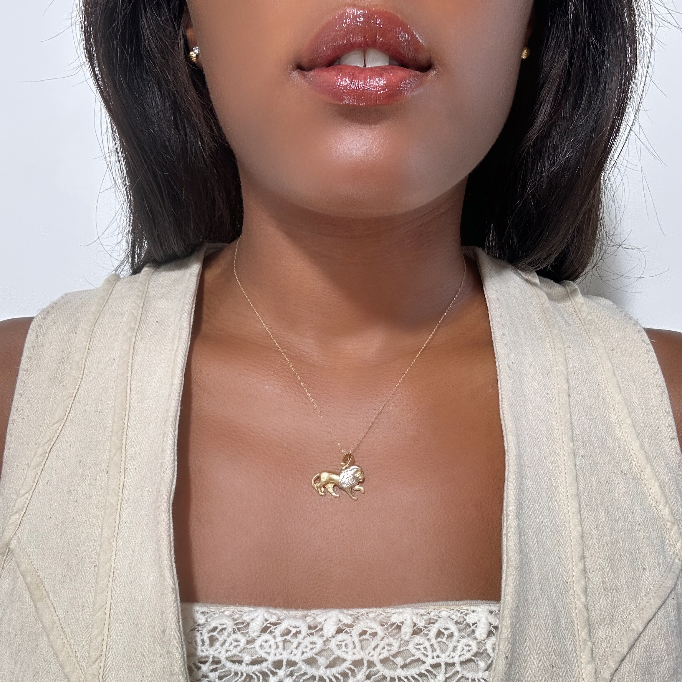 Vintage Gold Lion Lucky Pendant (1)