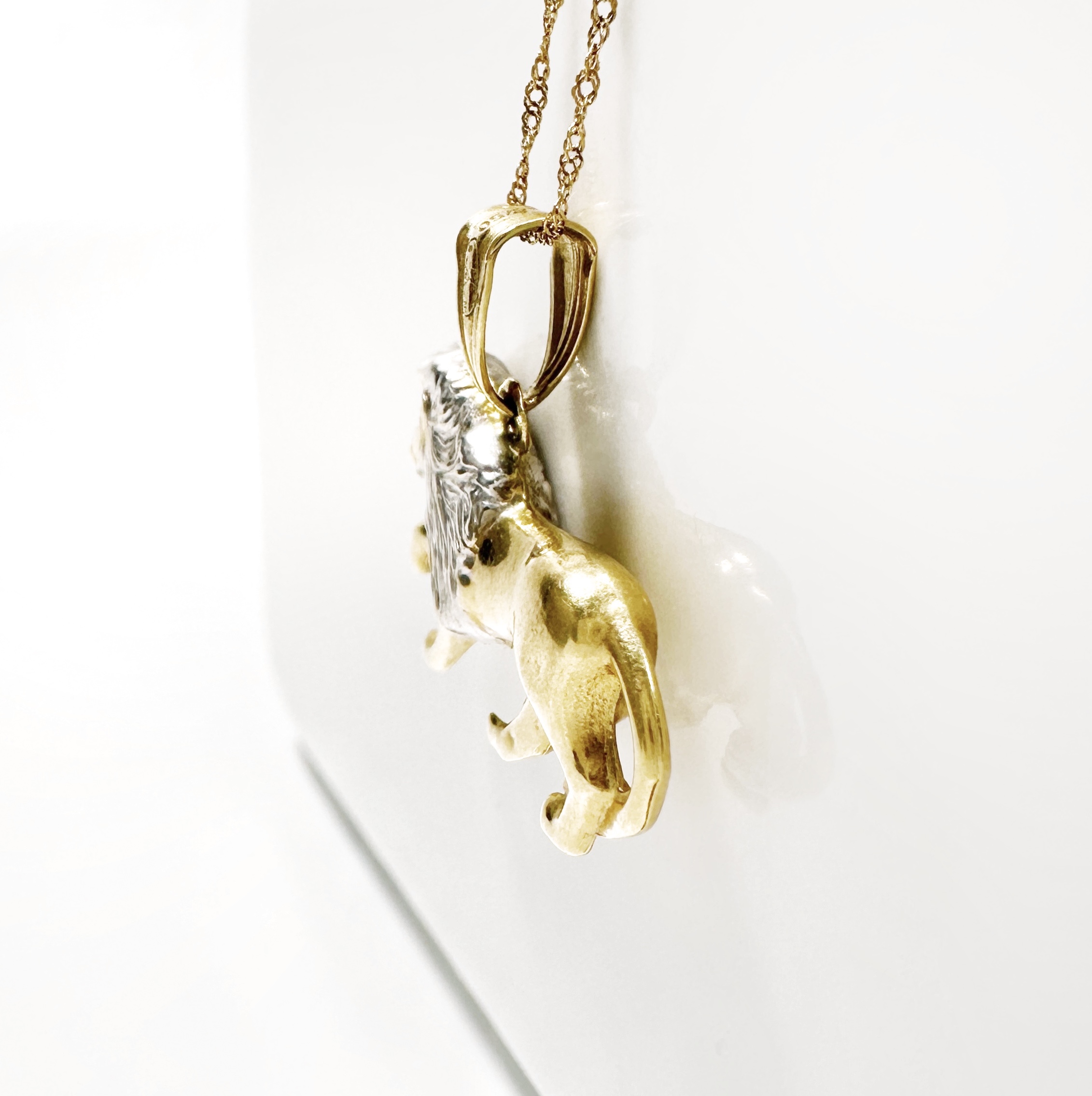 Vintage Gold Lion Lucky Pendant (1)