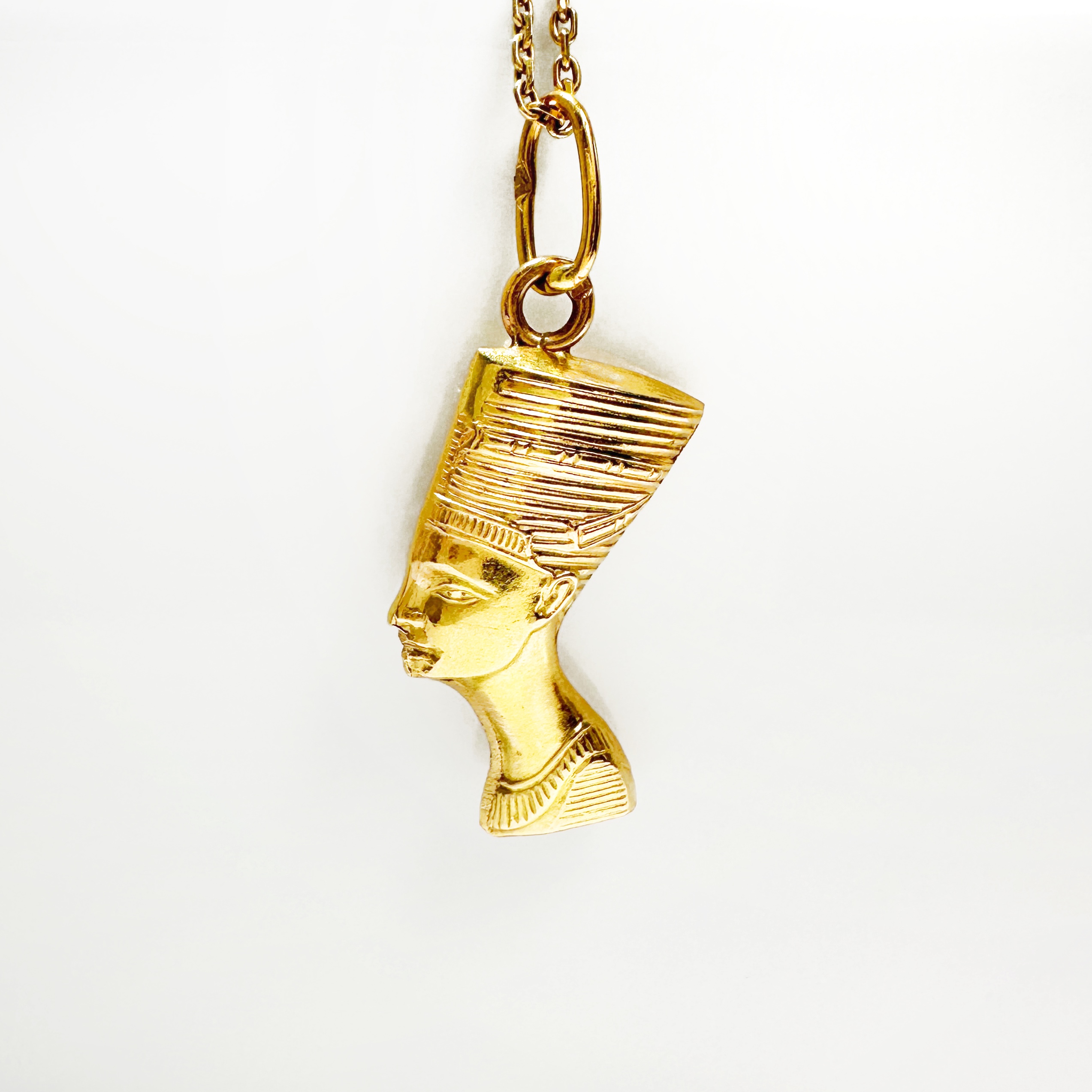 Vintage Gold Nefertiti Pendant 4
