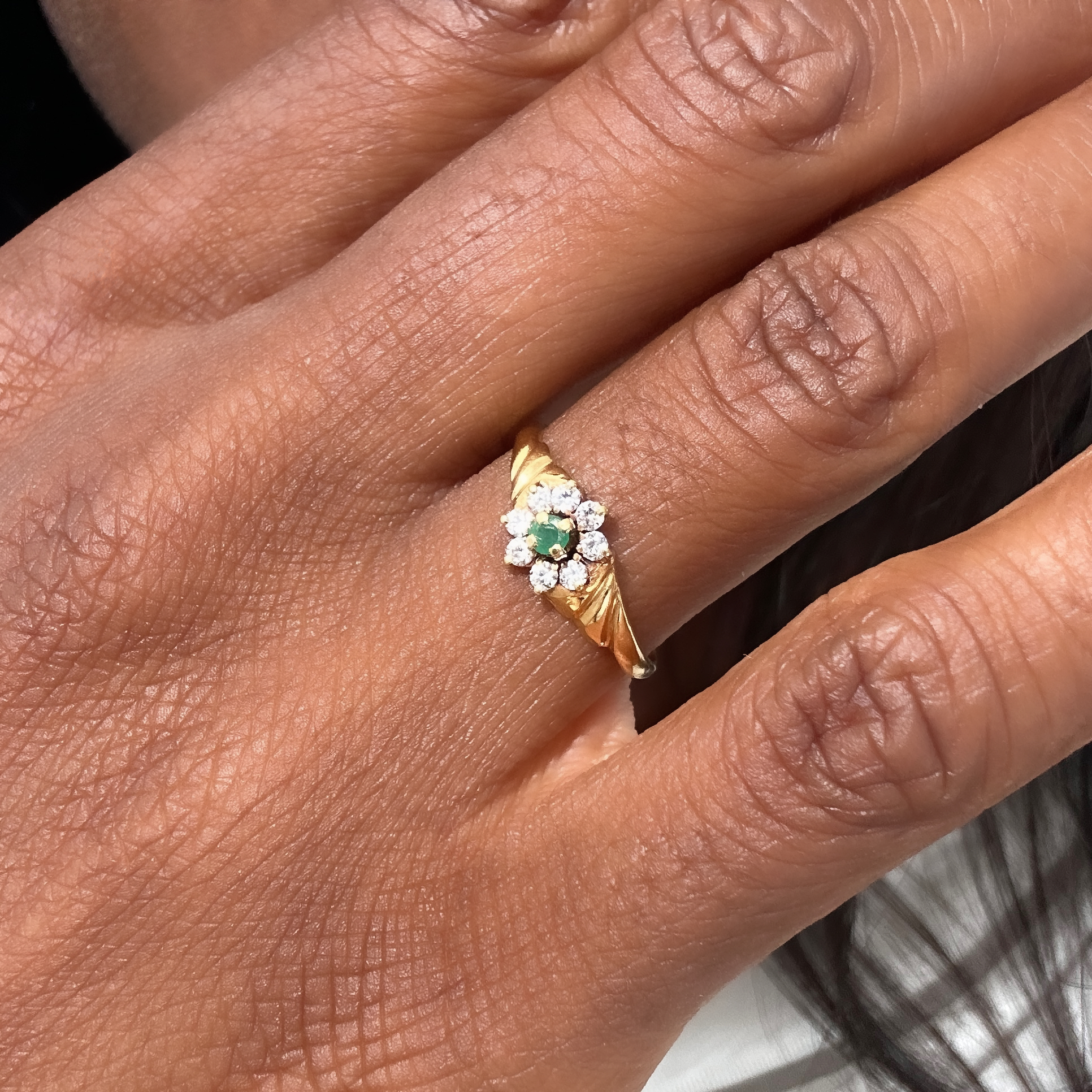 Vintage Gold And Diamonds Emerald Cluster Ring (1)