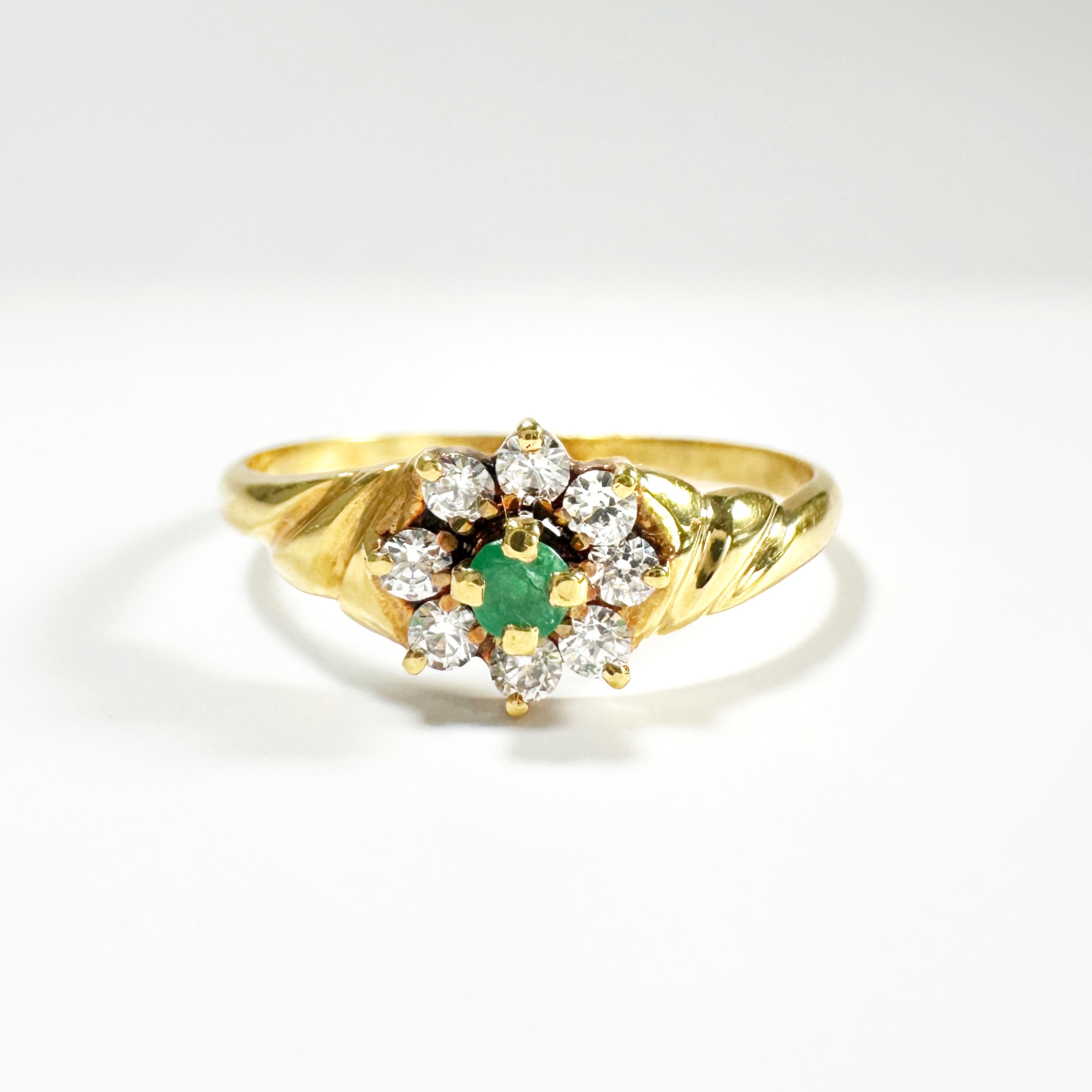 Vintage Gold And Diamonds Emerald Cluster Ring (1)