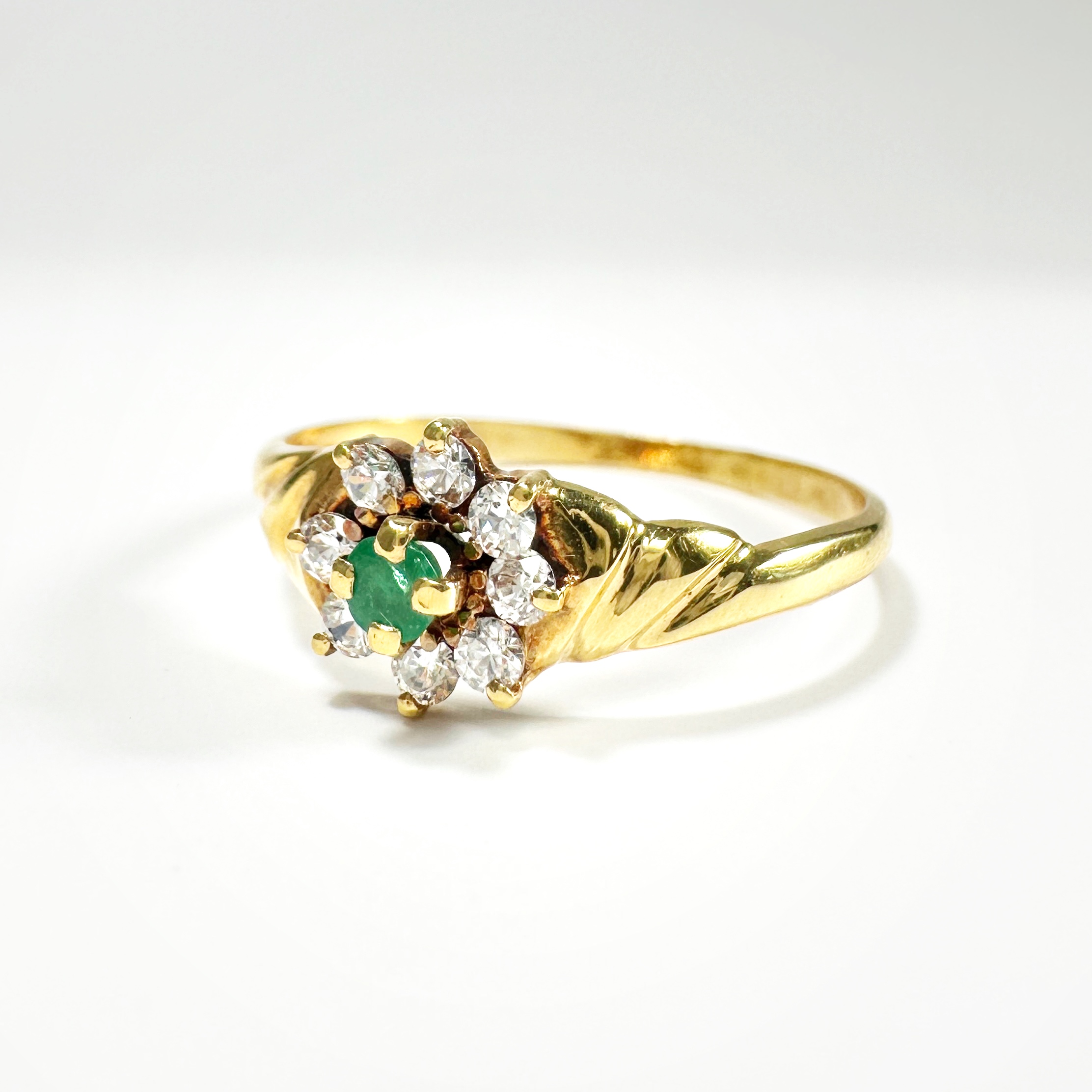 Vintage Gold And Diamonds Emerald Cluster Ring (3)