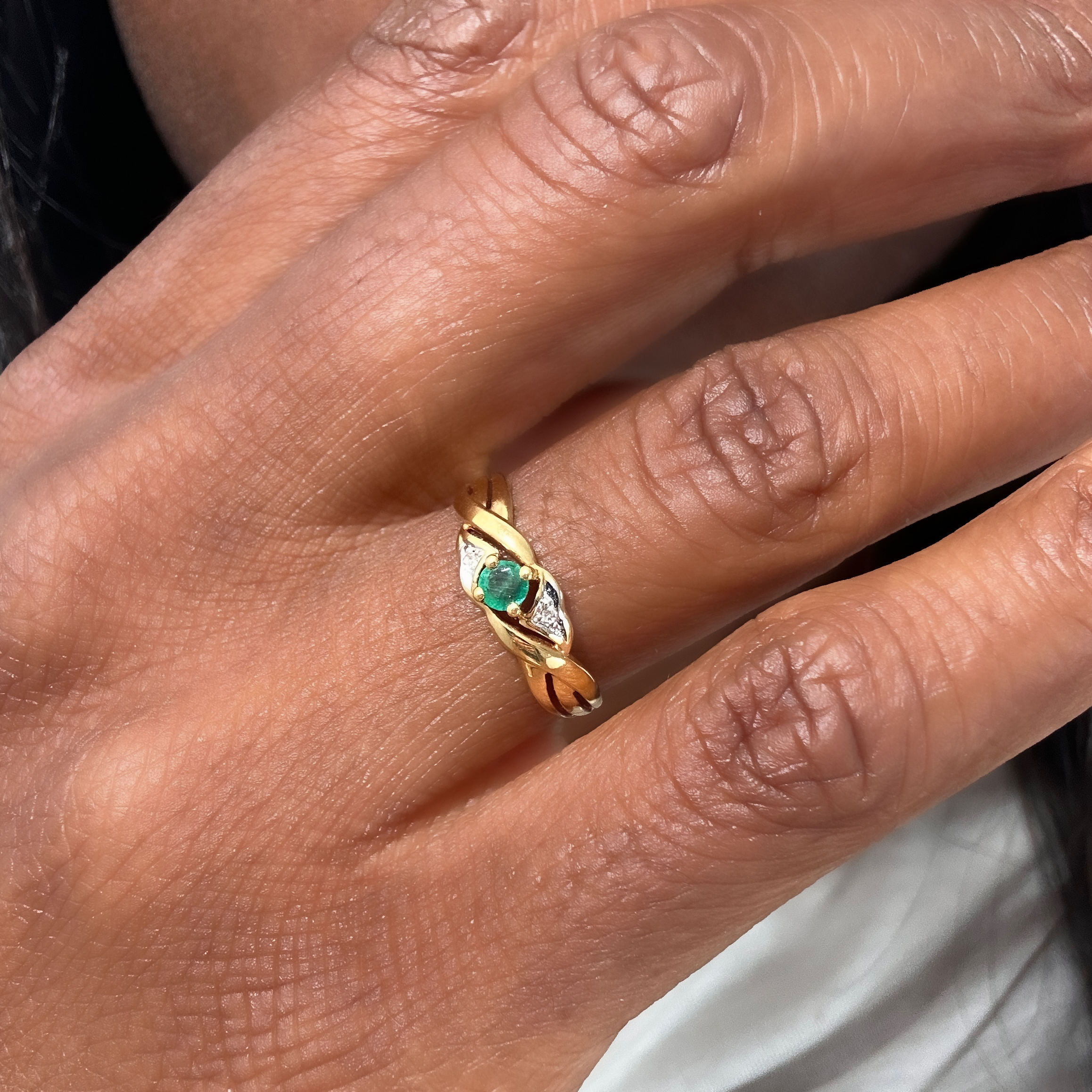 Vintage Gold And Diamonds Emerald Ring (1)