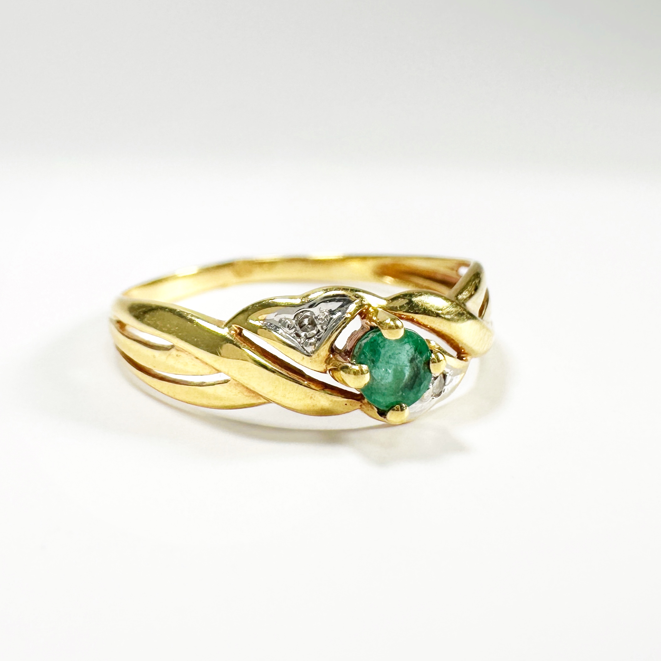 Vintage Gold And Diamonds Emerald Ring (1)