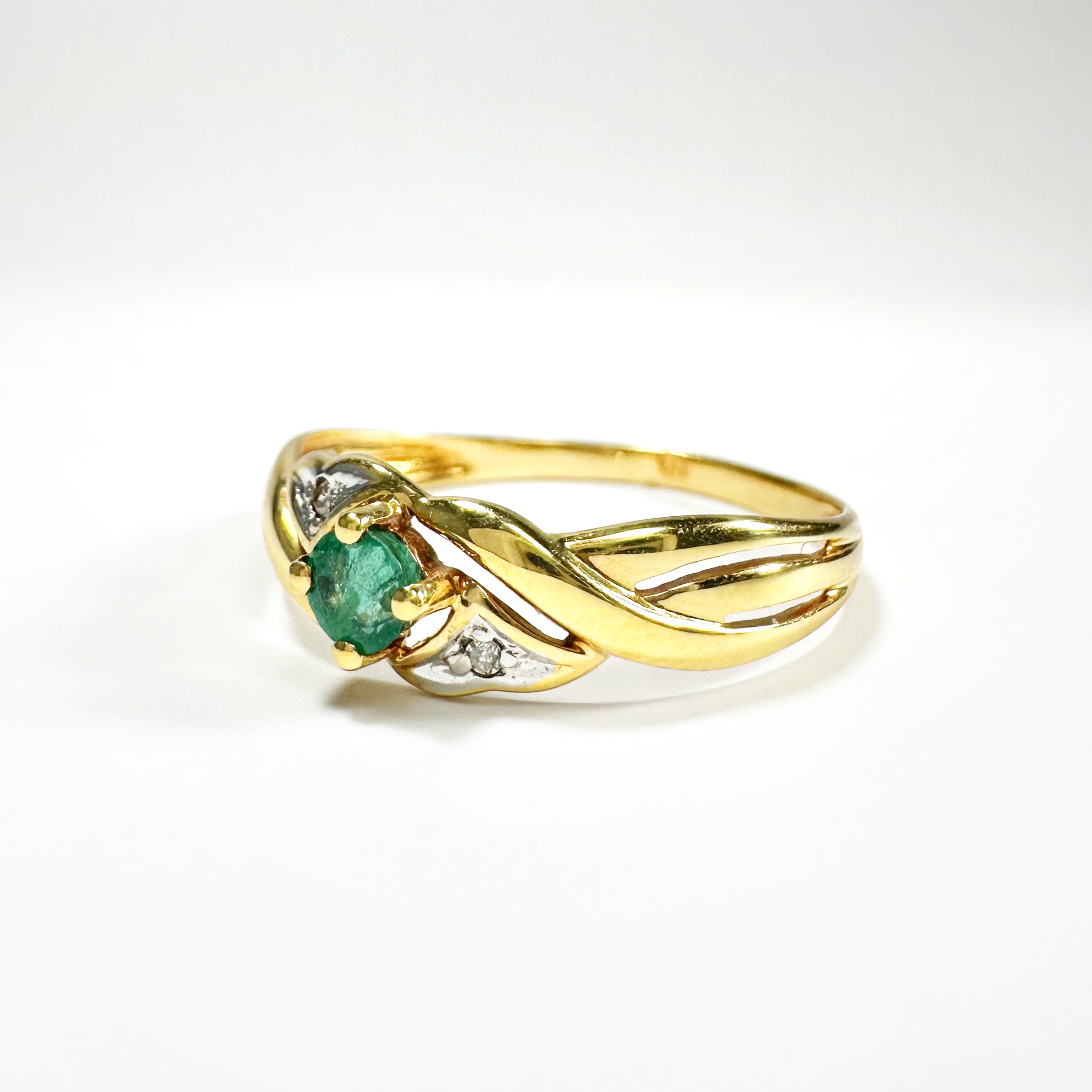 Vintage Gold And Diamonds Emerald Ring (2)