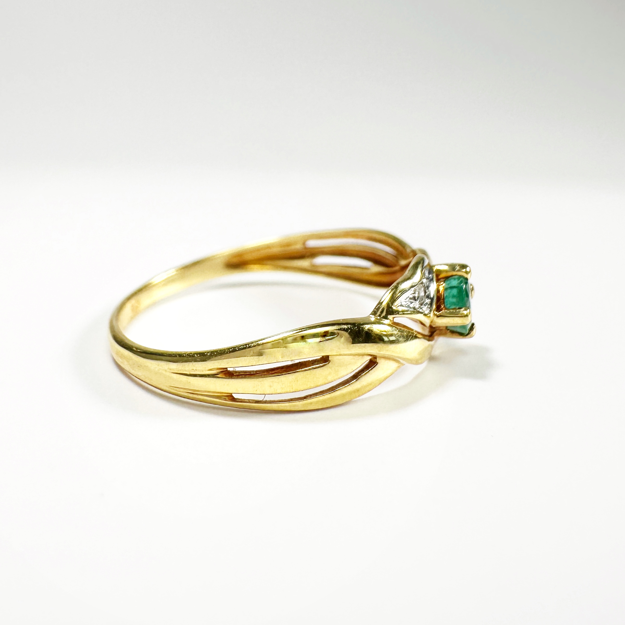 Vintage Gold And Diamonds Emerald Ring (5)