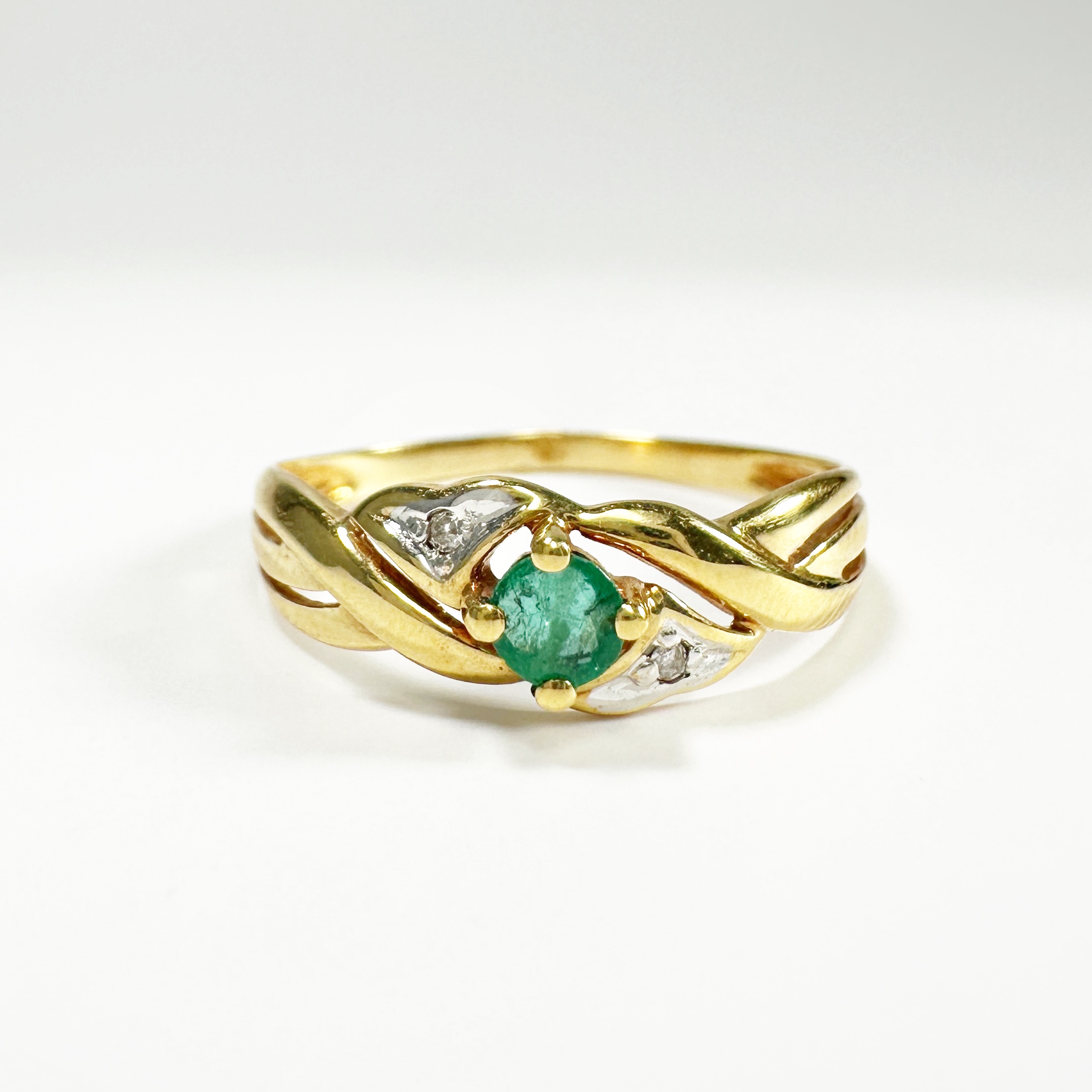 Vintage Gold And Diamonds Emerald Ring