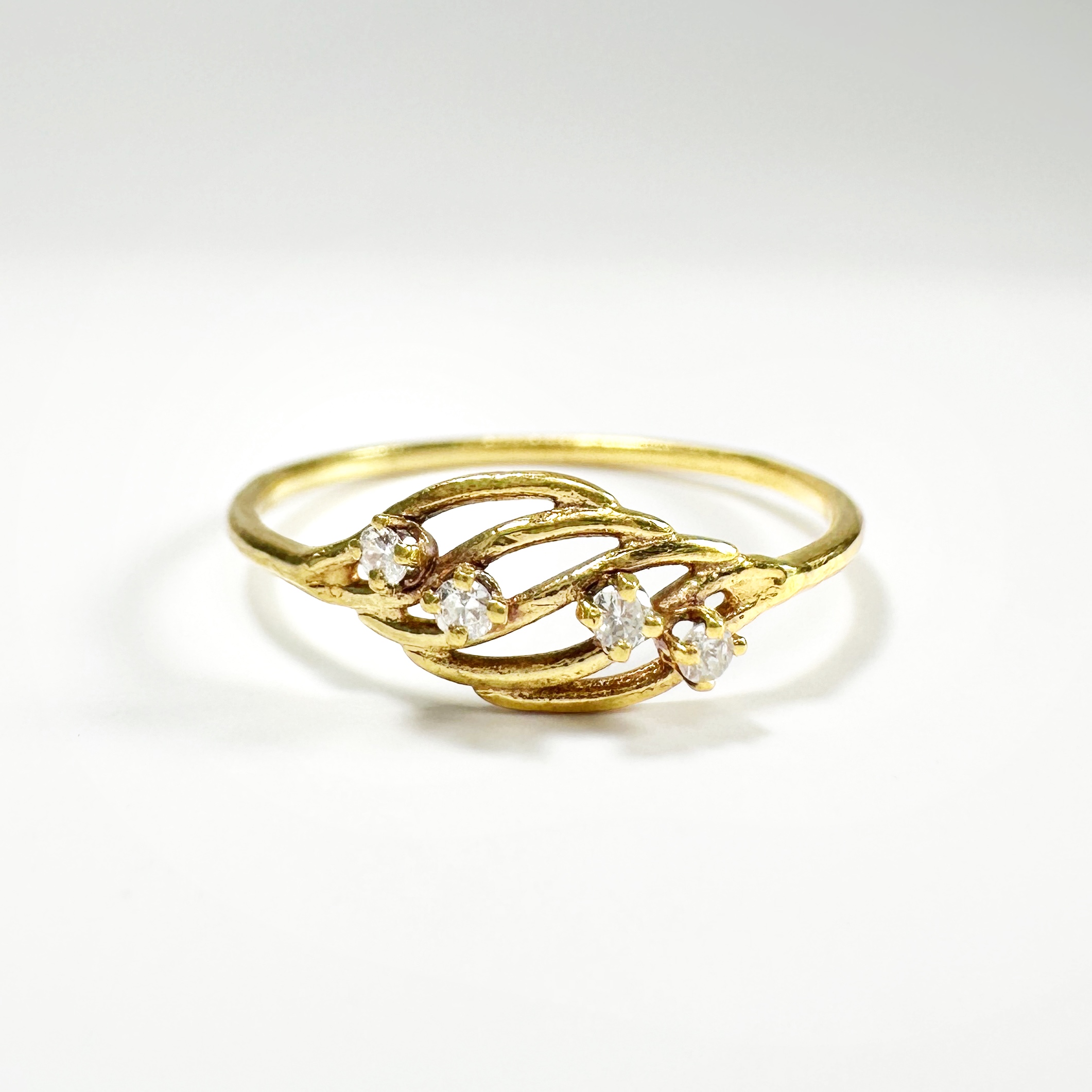Vintage Gold And Diamonds Filigree Ring (1)