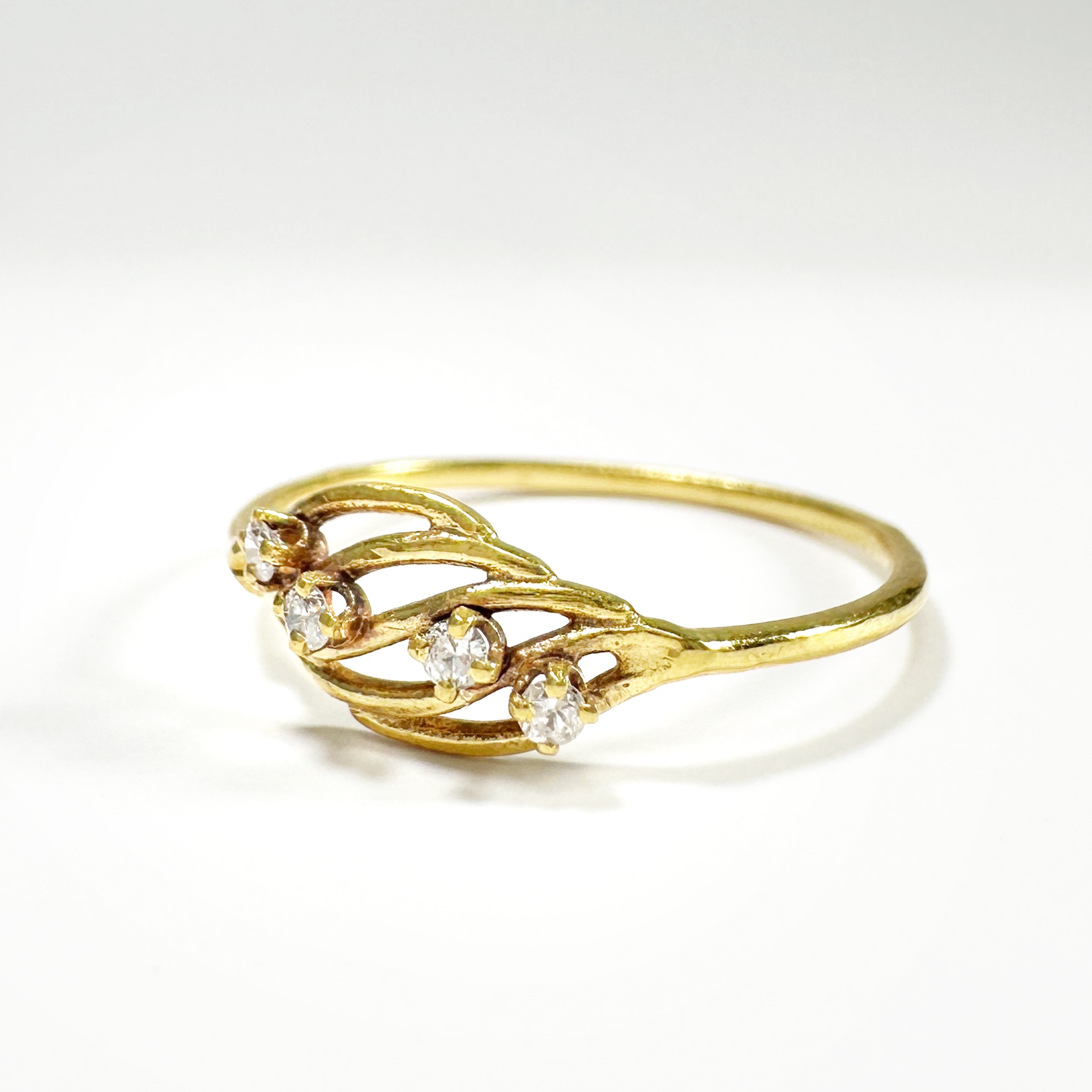 Vintage Gold And Diamonds Filigree Ring (3)