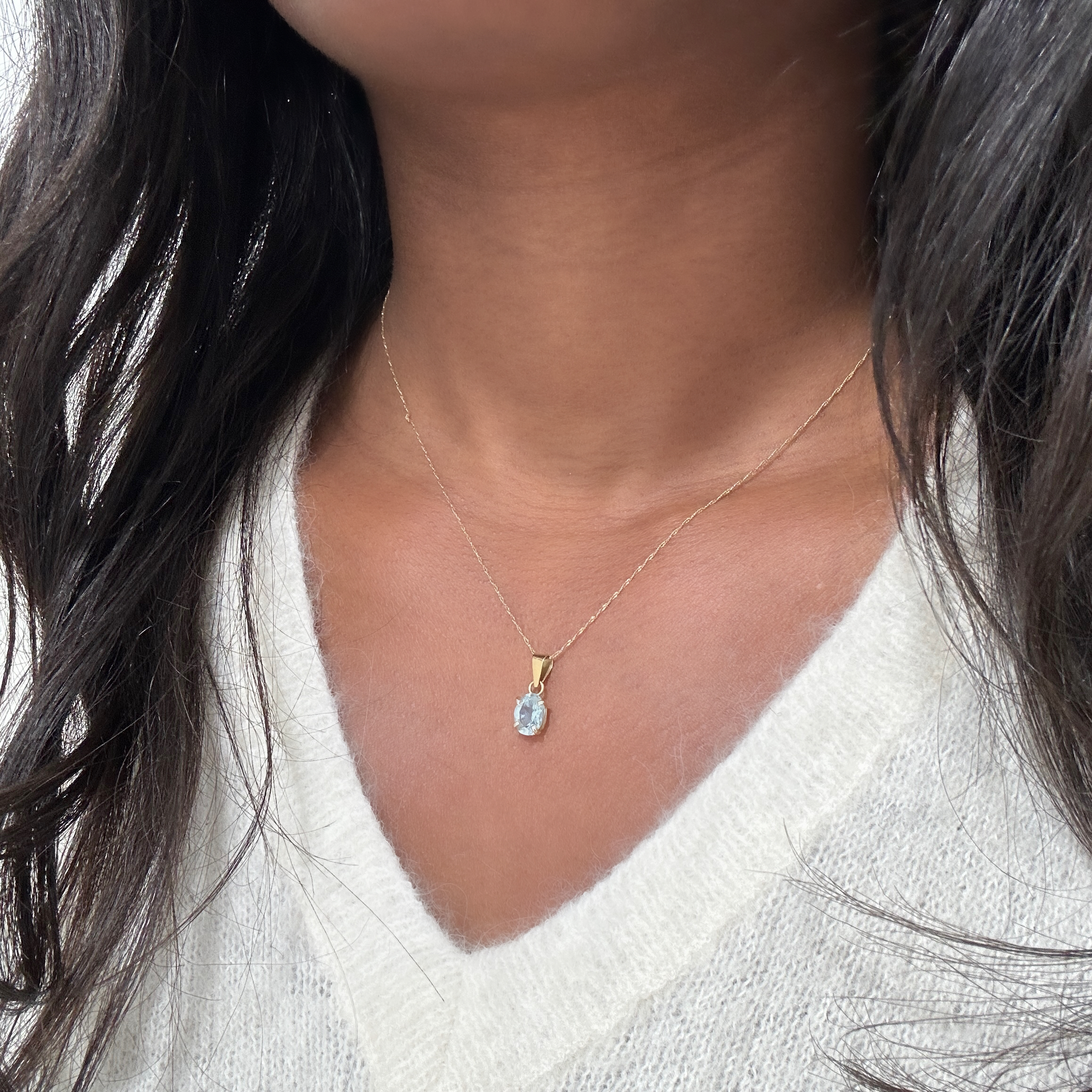 Vintage Gold Aquamarine Oval Pendant 9