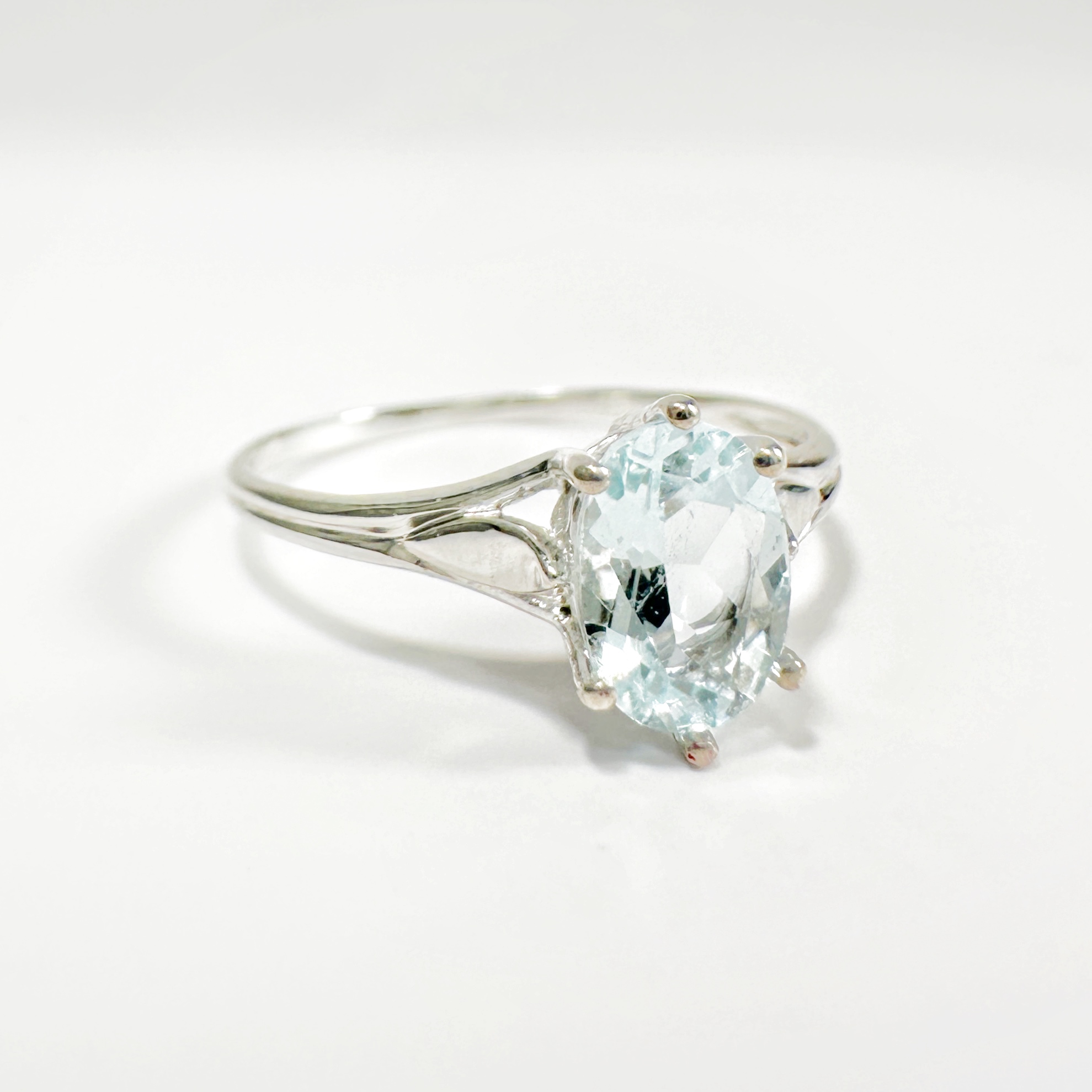 Vintage White Gold Aquamarine Ring (2)