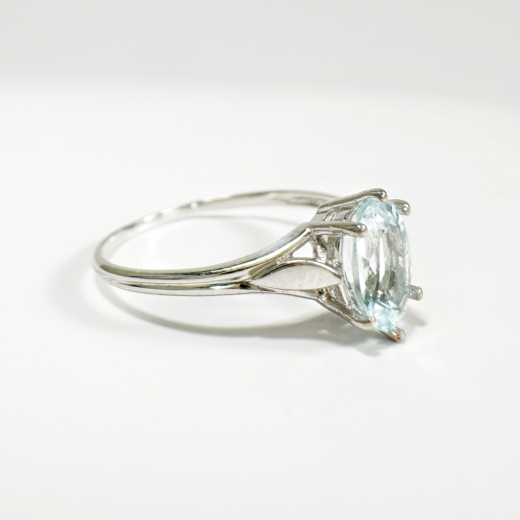 Vintage White Gold Aquamarine Ring (3)