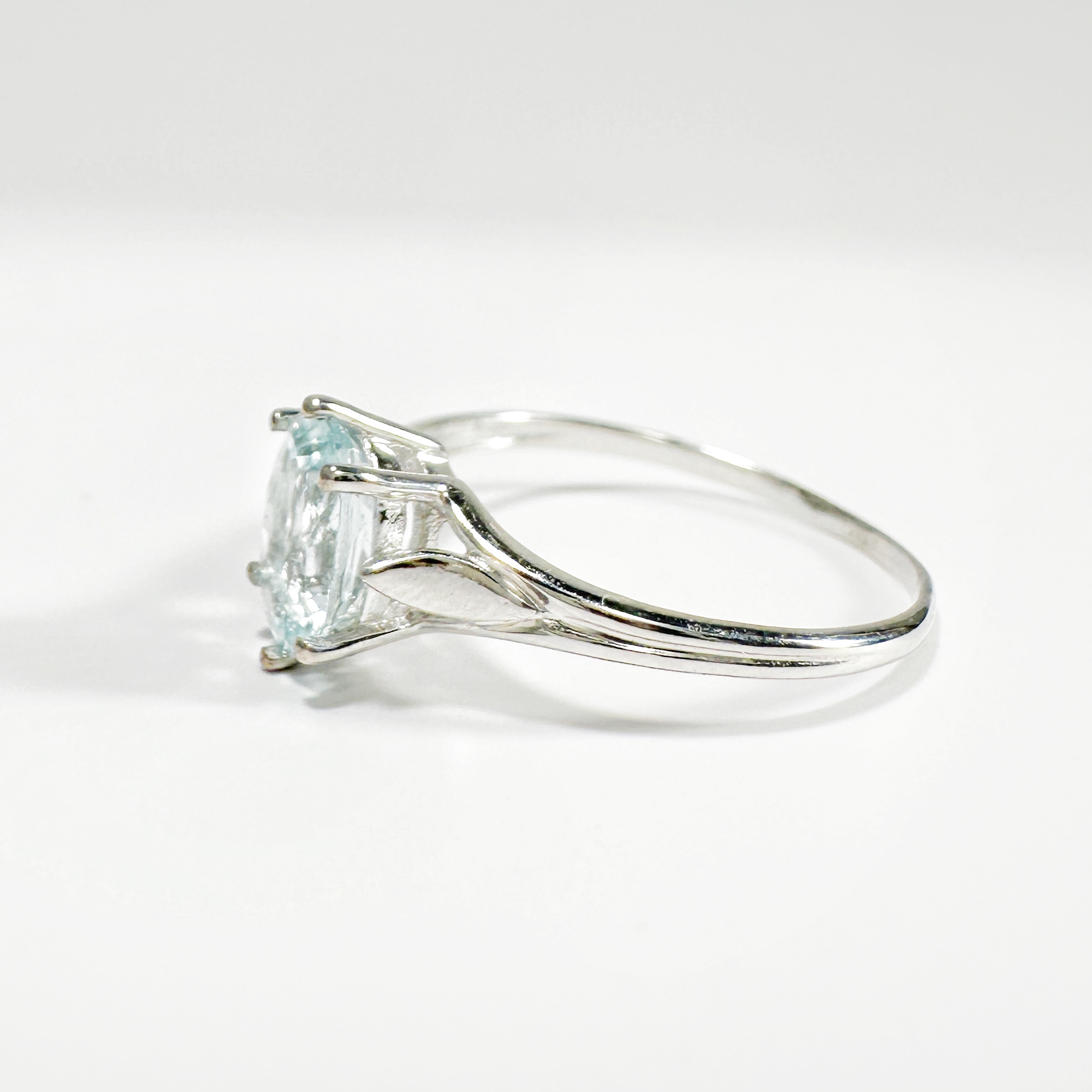 Vintage White Gold Aquamarine Ring (6)