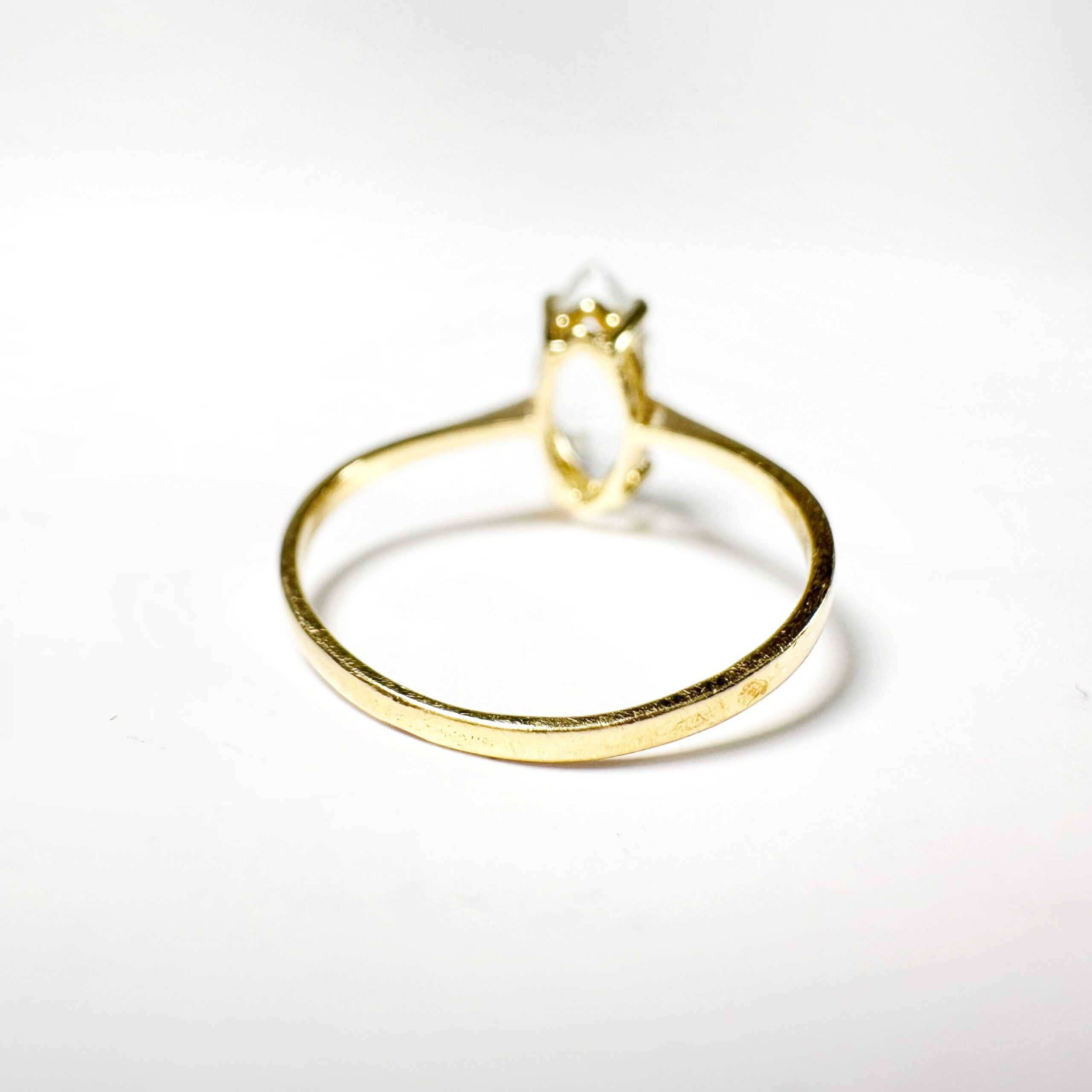 Vintage Gold Aquamarine Marquise Cut Solitaire Ring (4)