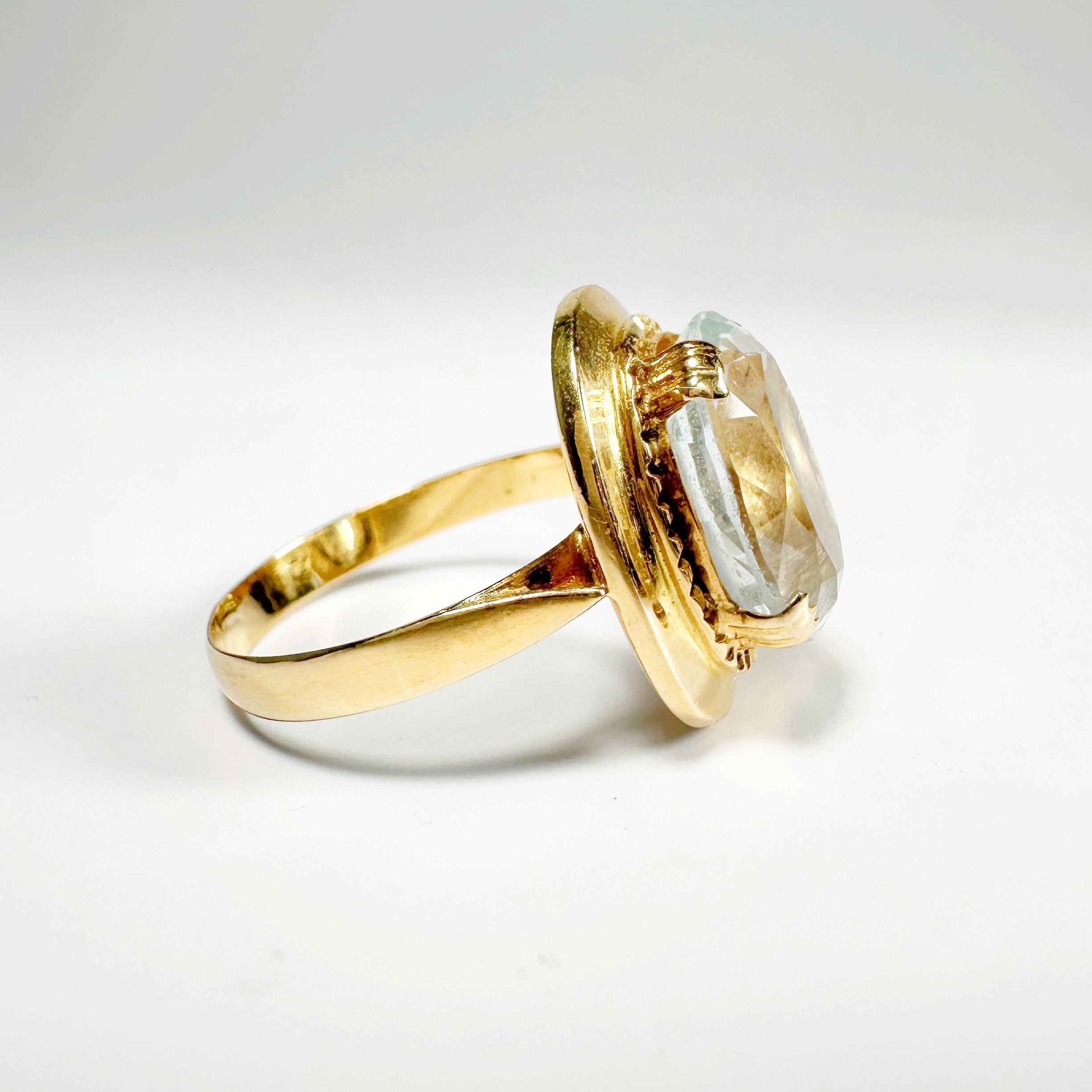 vintage_gold_aquamarine_solitaire_ring (4)