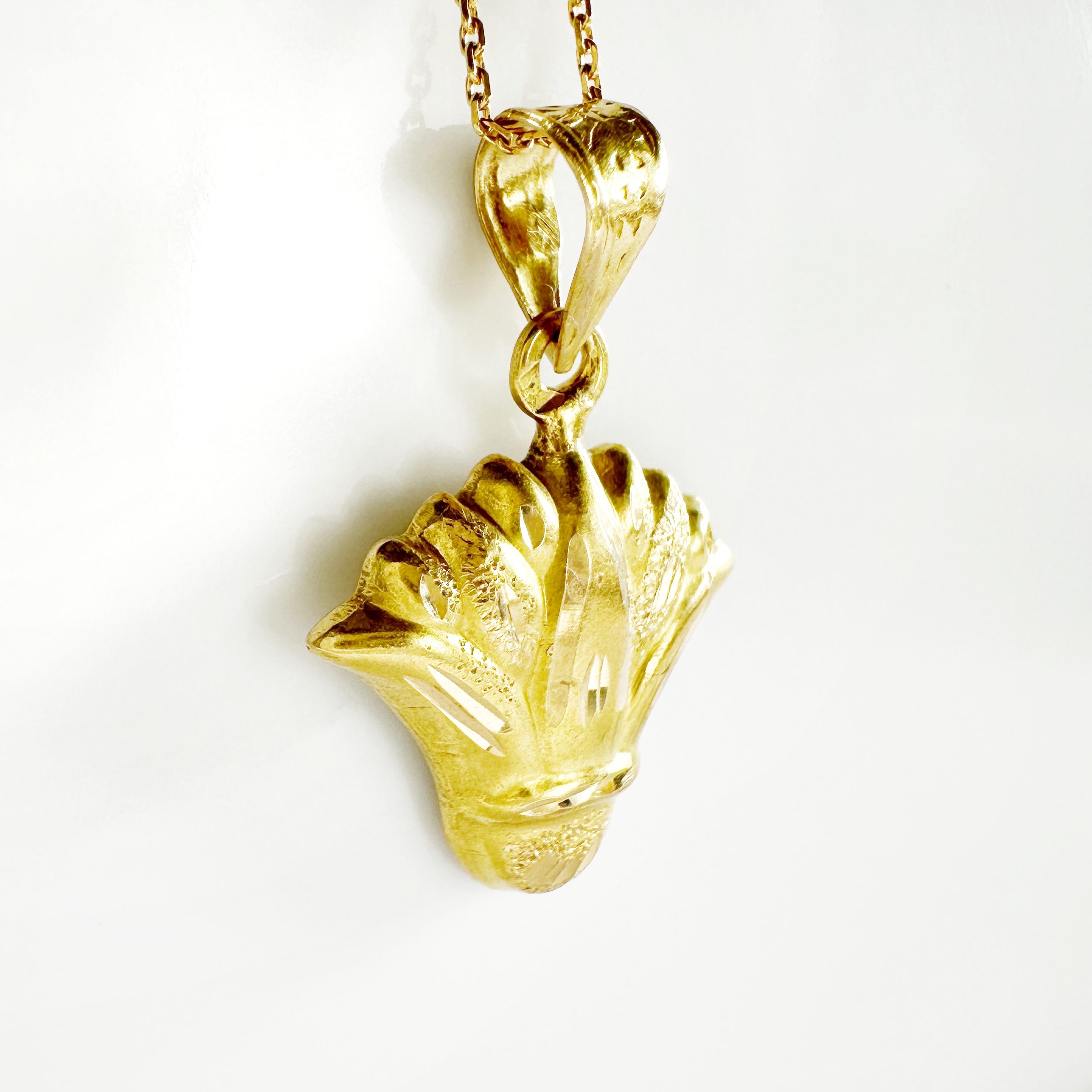 Vintage Gold Egyptian Lotus Pendant (2)