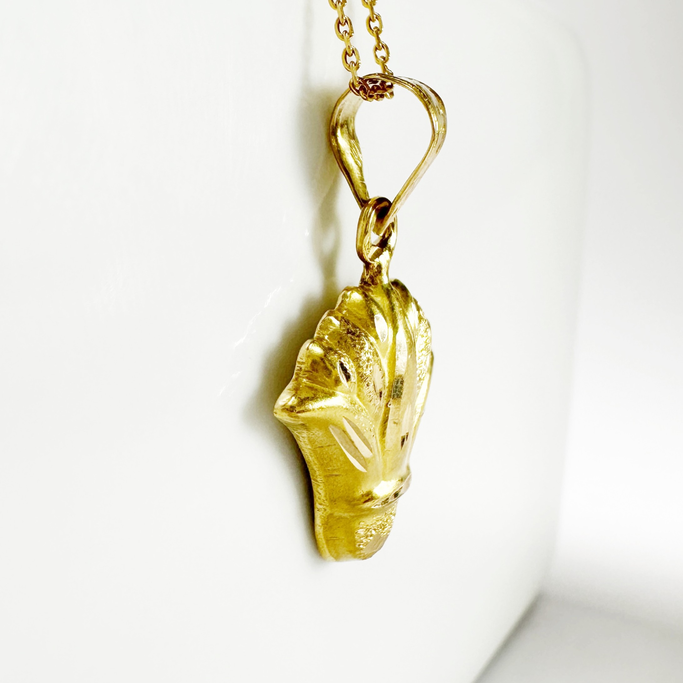Vintage Gold Egyptian Lotus Pendant (5)