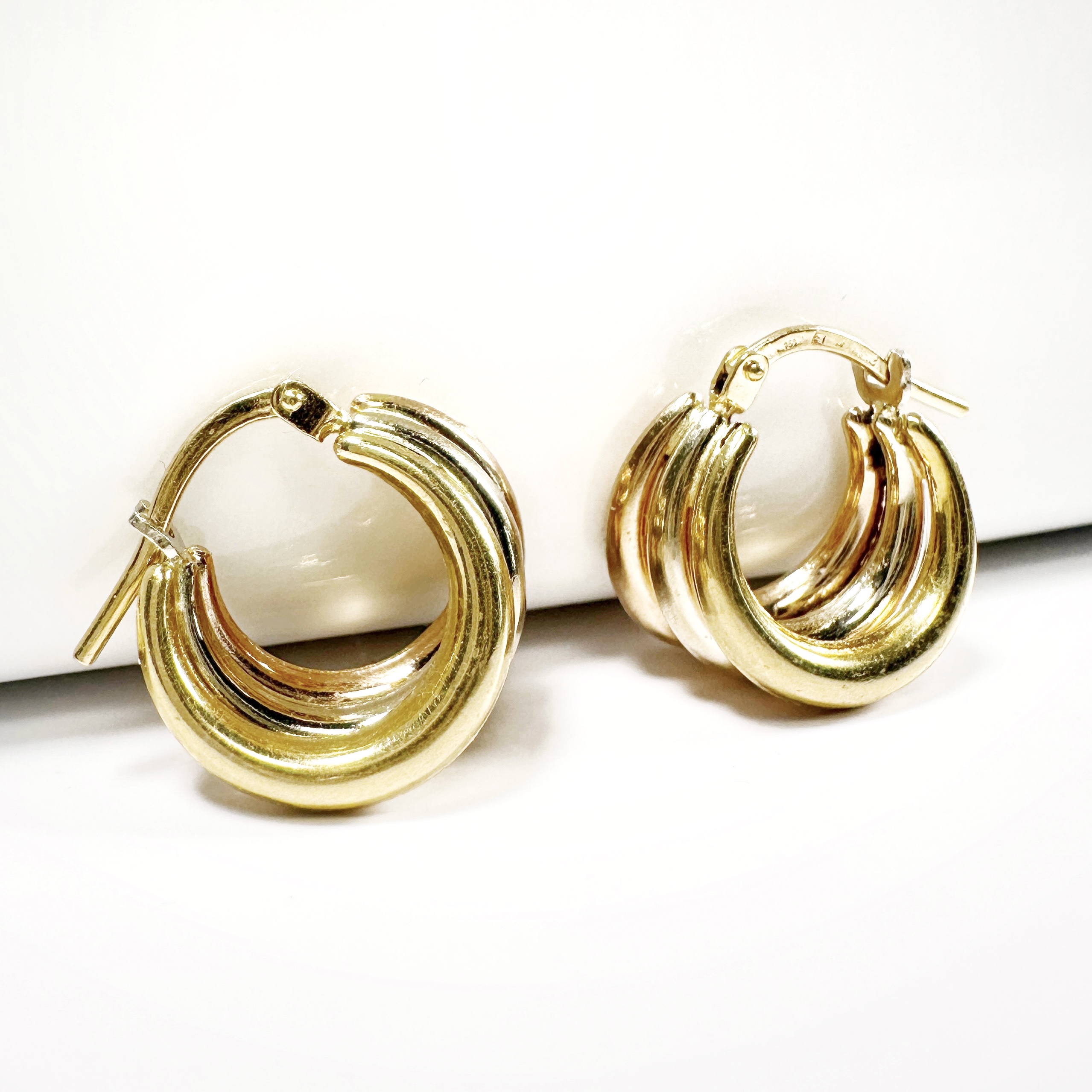 vintage_gold_hoop_trinity_earrings (1)