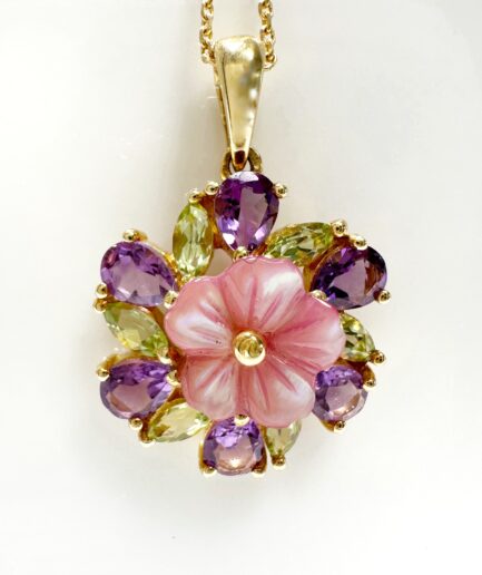 Gold and mother-of-pearl, amethyst and peridot flower pendant "Lavinia"