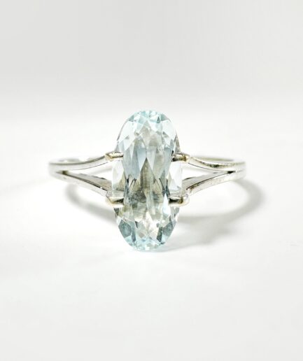 Oval cut gold and aquamarine ring "Alysée"