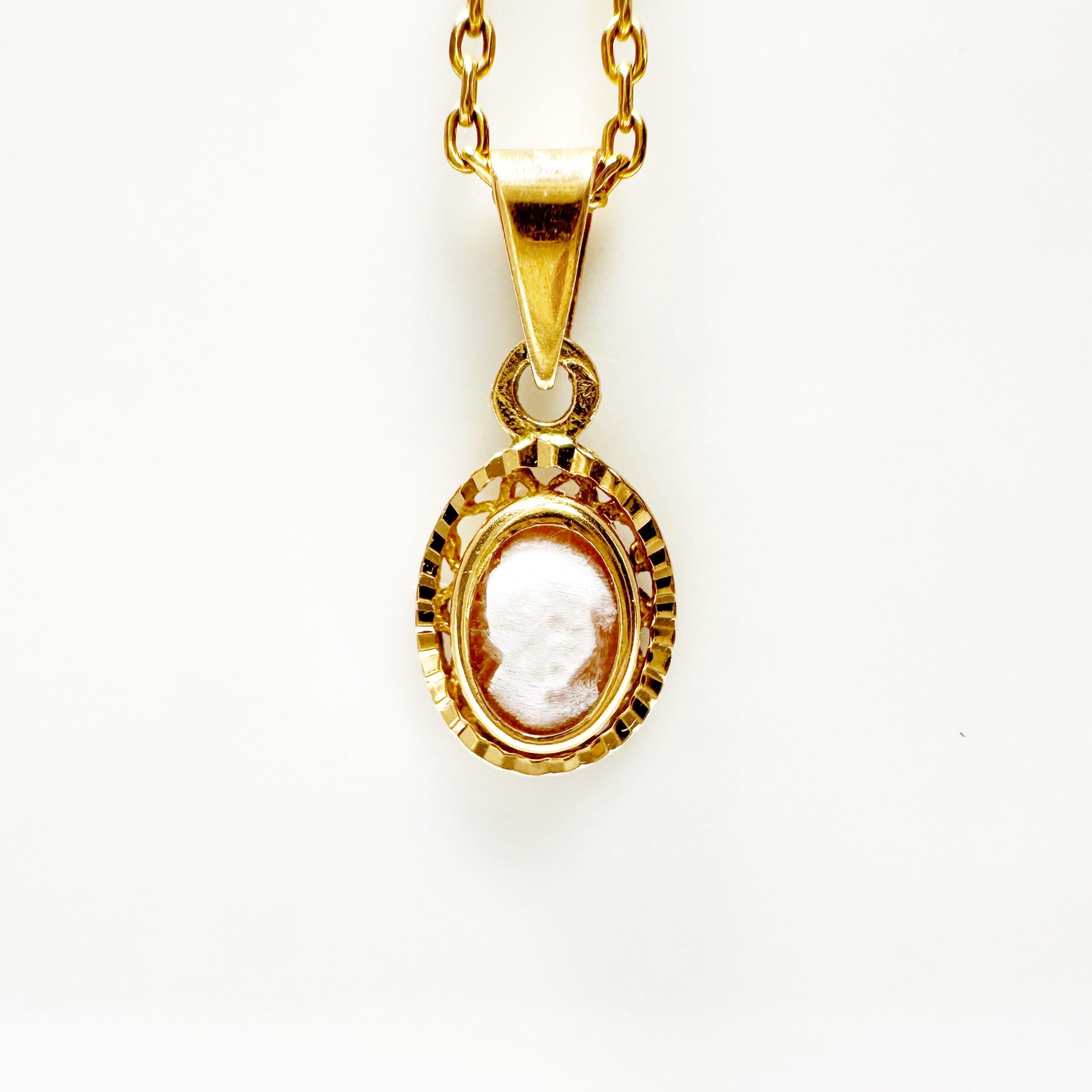 Vintage Gold Cameo Pendant (1)