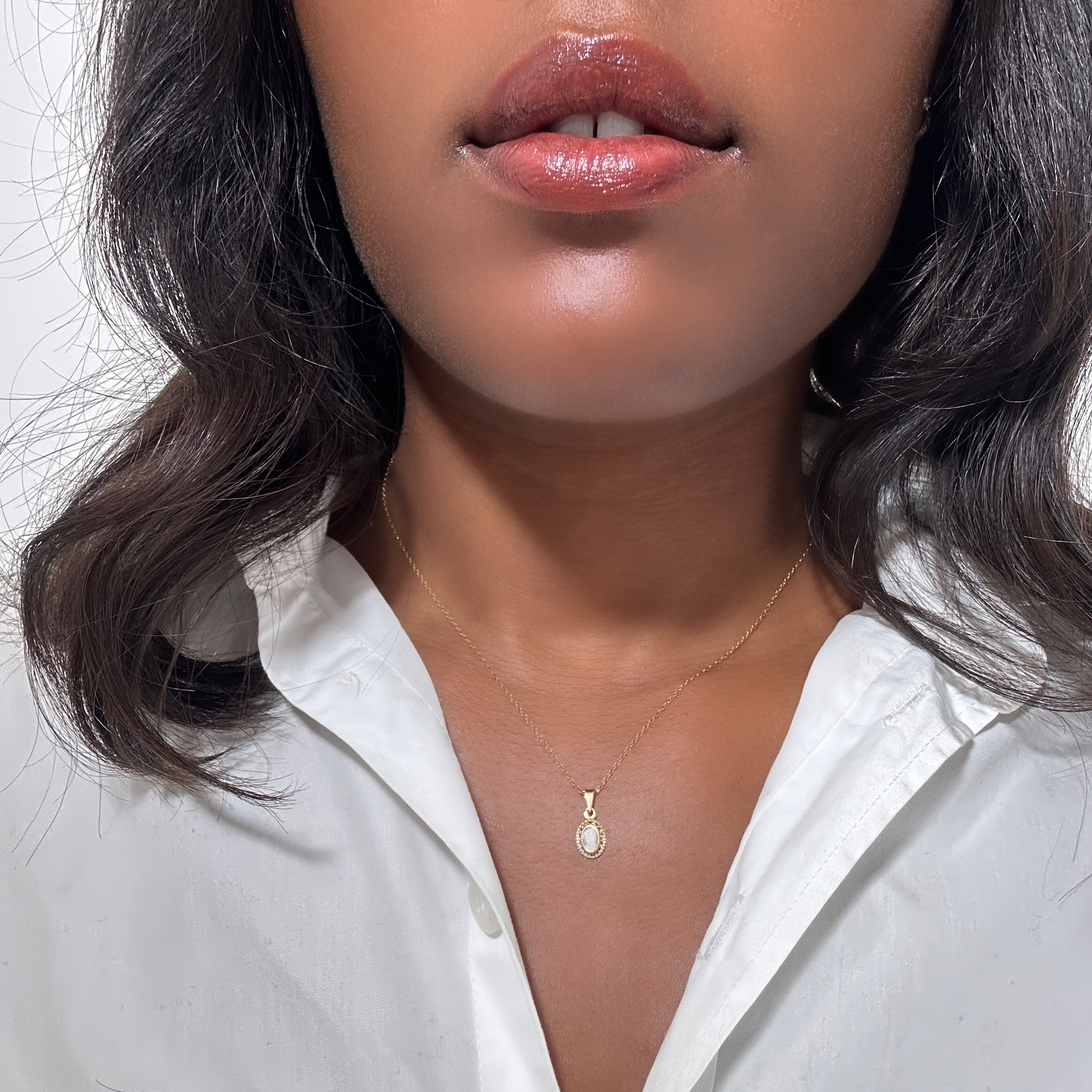 Vintage Gold Cameo Pendant (2)