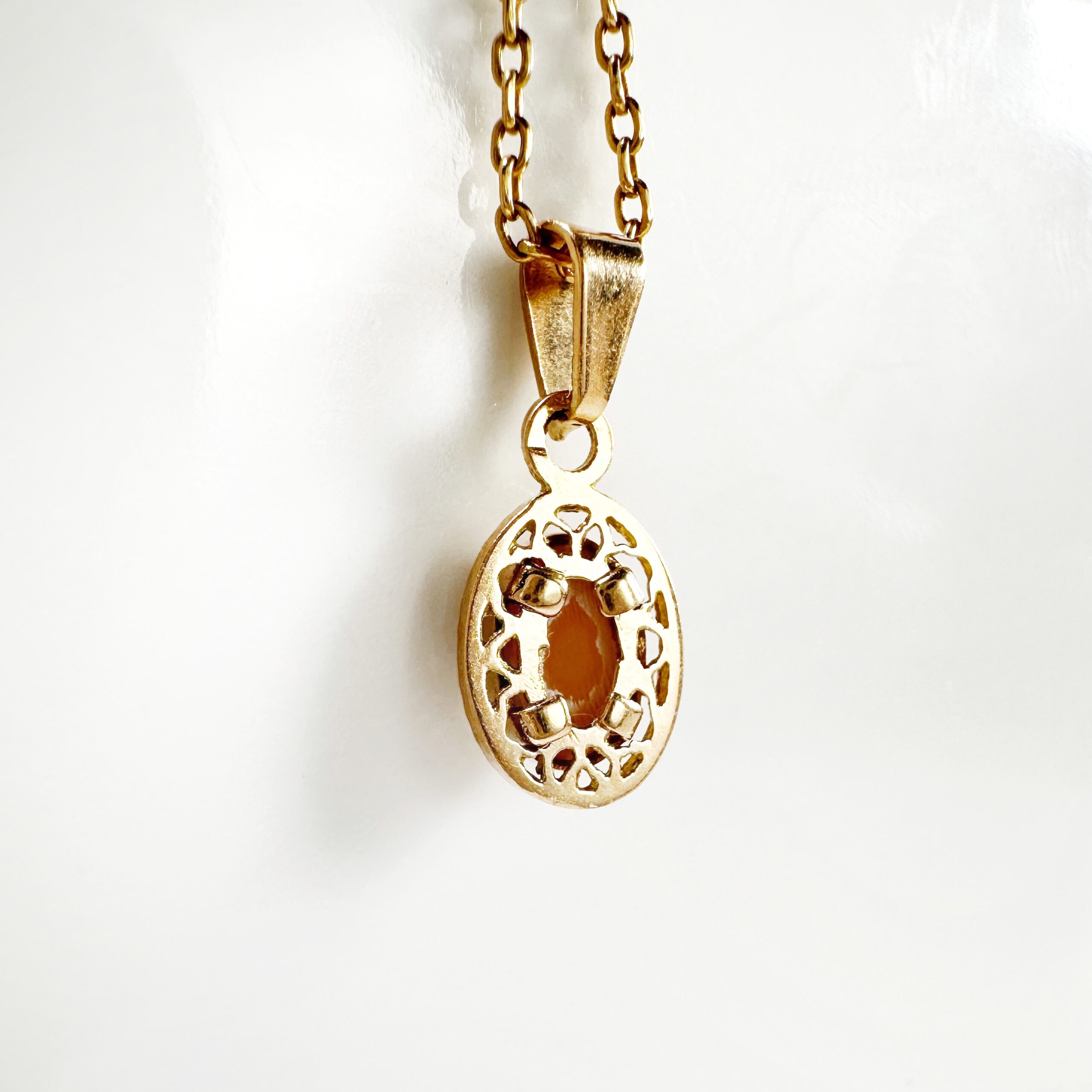 Vintage Gold Cameo Pendant (3)