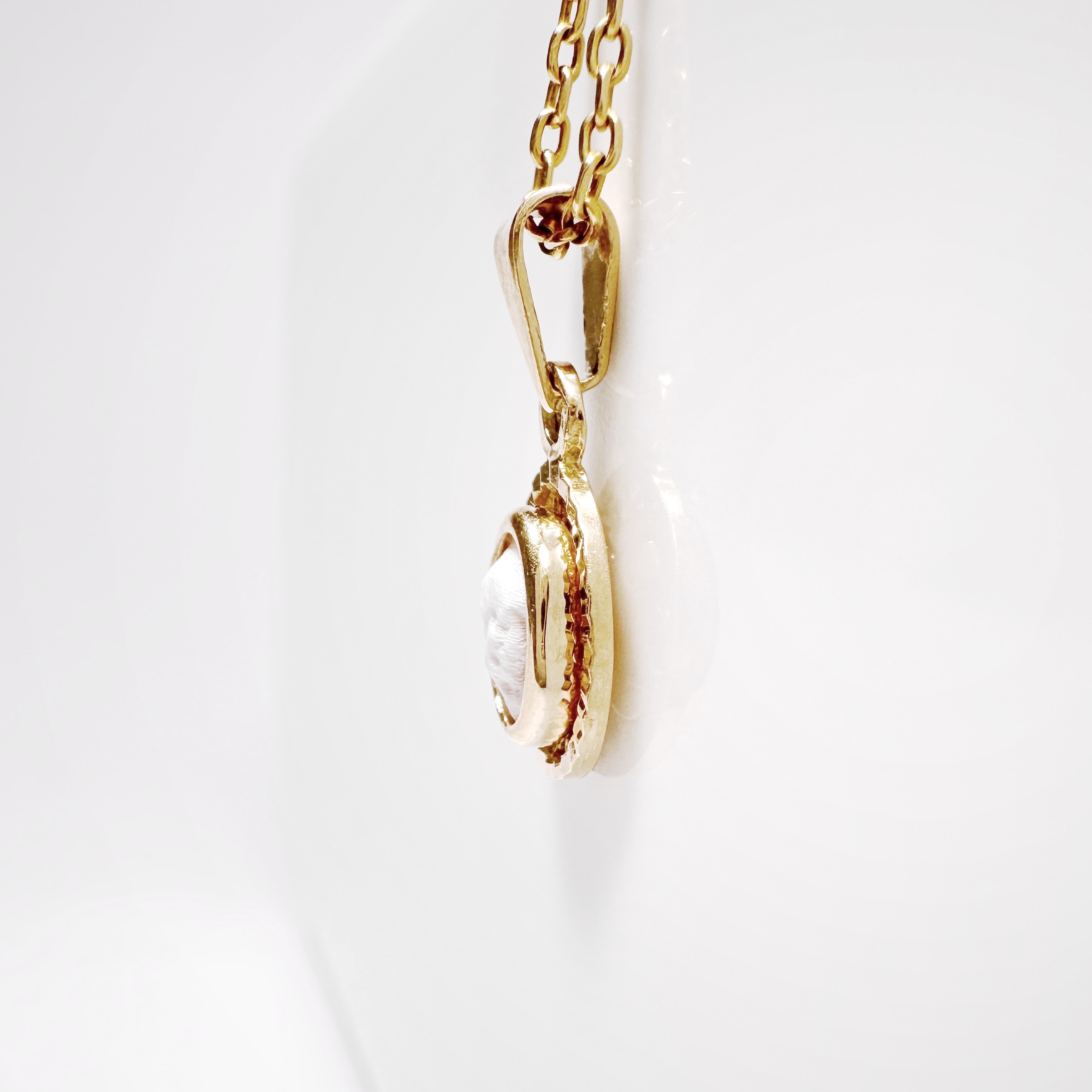 Vintage Gold Cameo Pendant (4)