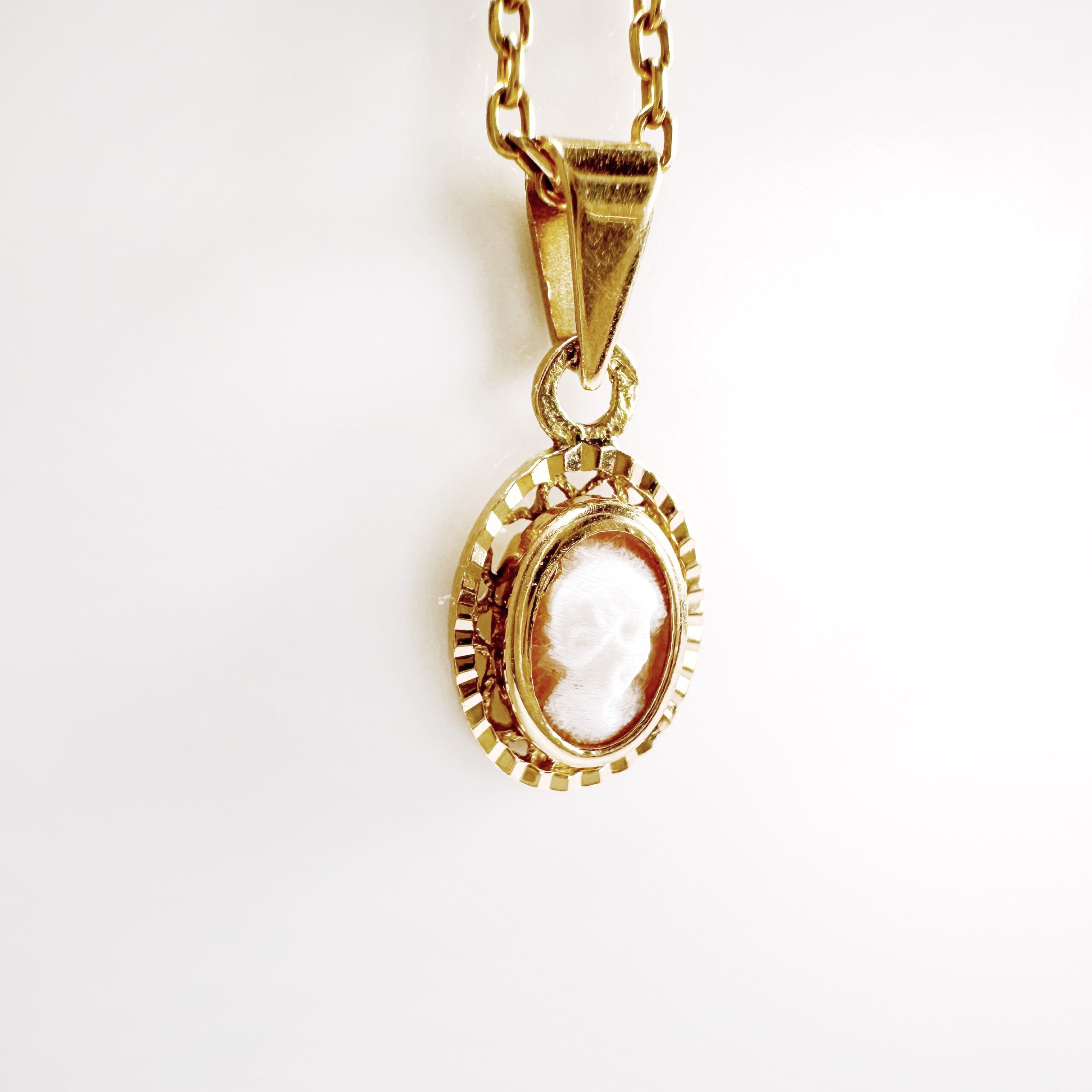 Vintage Gold Cameo Pendant (5)