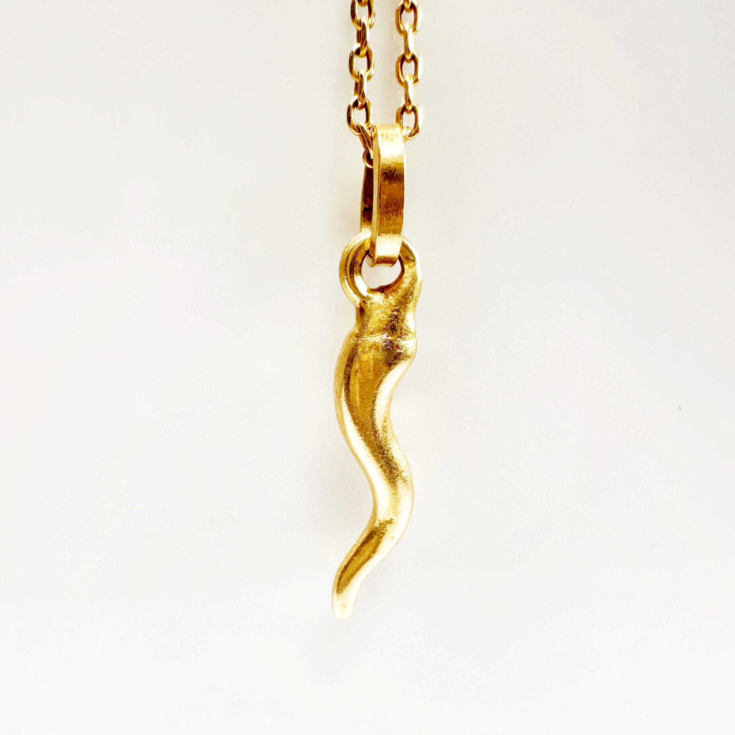 Vintage Gold Cornicello Italian Chili Pendant (1)