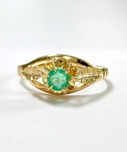 Gold and emerald ring "Sylvane"