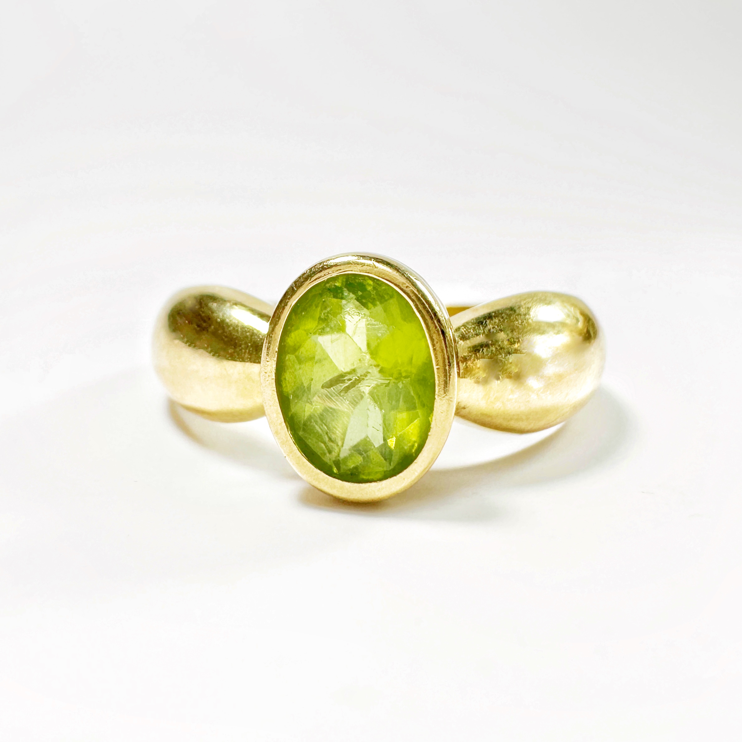 Vintage Gold Peridot Ring (6)