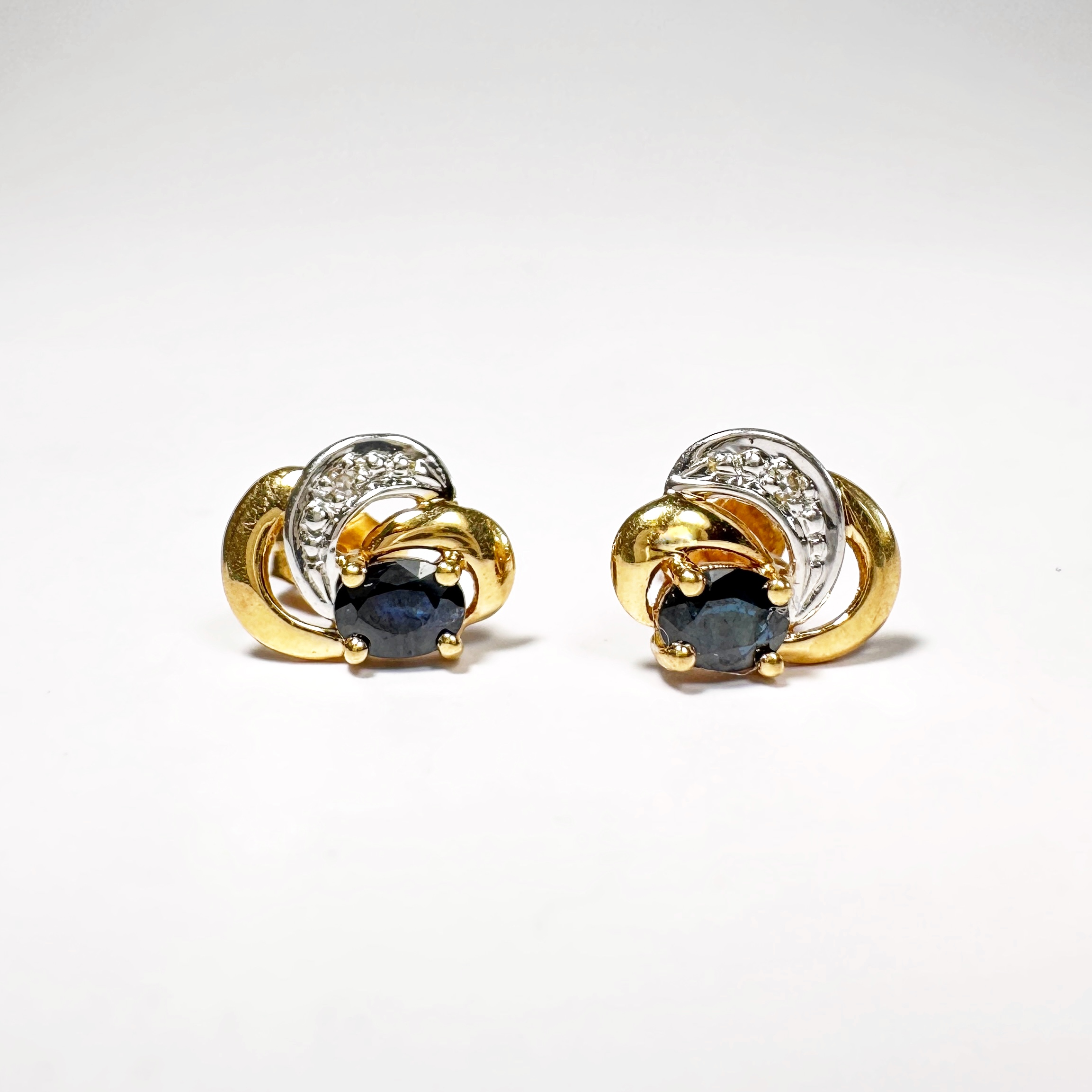 Vintage Gold Sapphire Earrings (1)