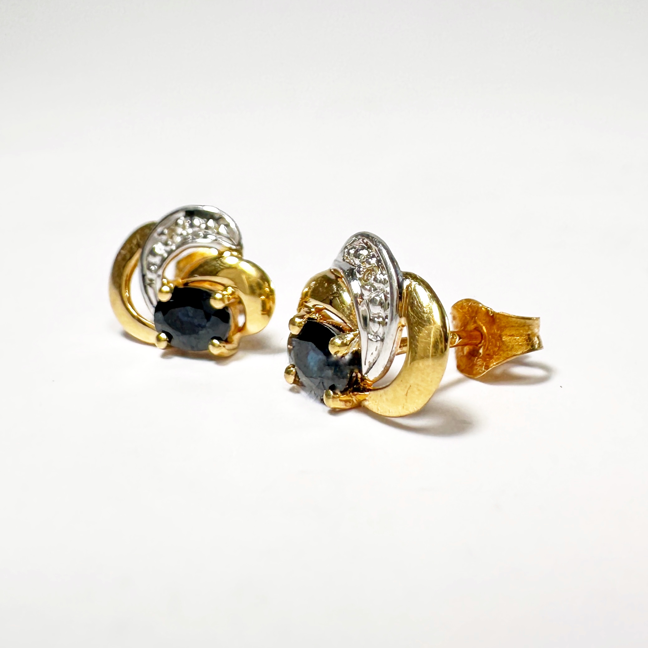 Vintage Gold Sapphire Earrings (2)