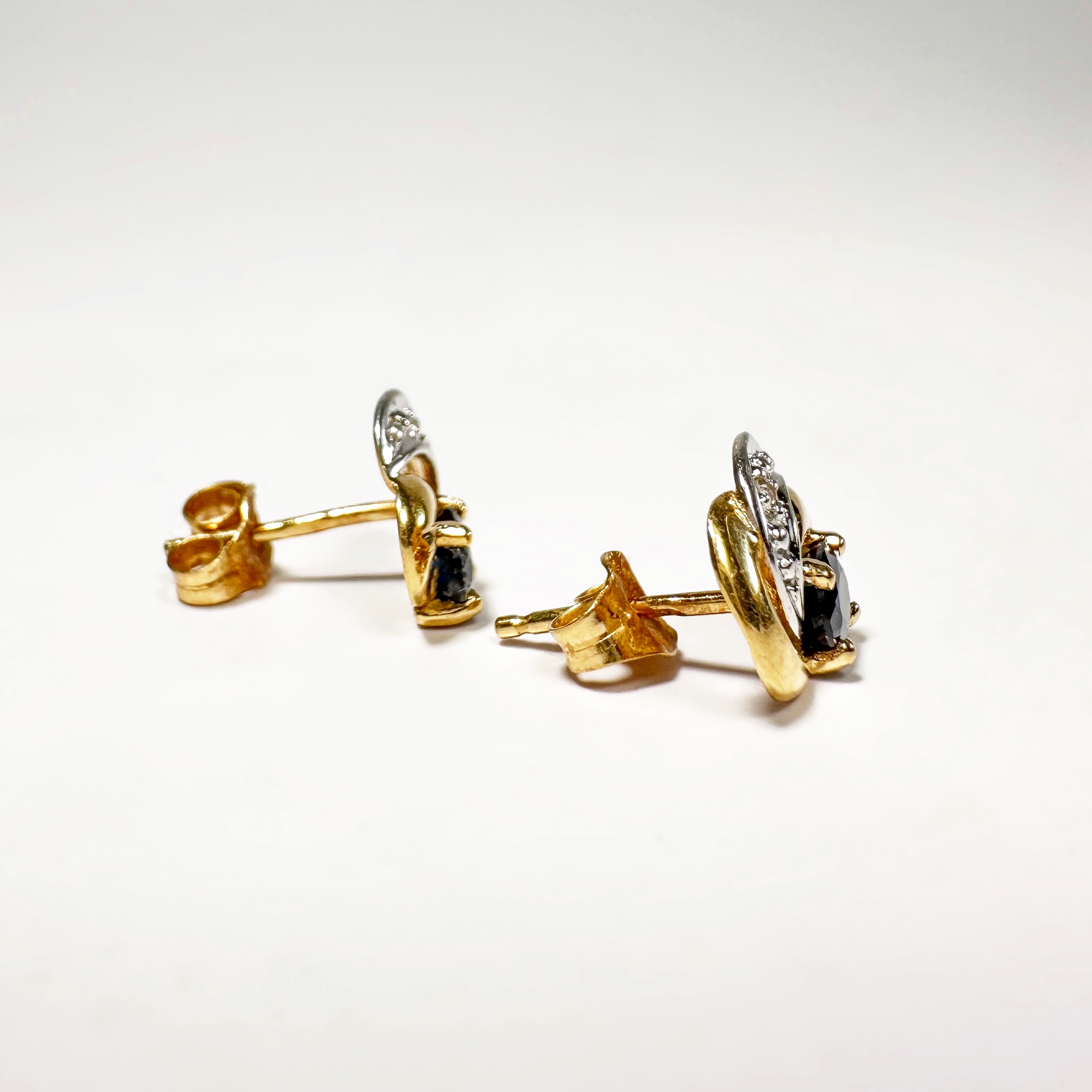 Vintage Gold Sapphire Earrings (4)