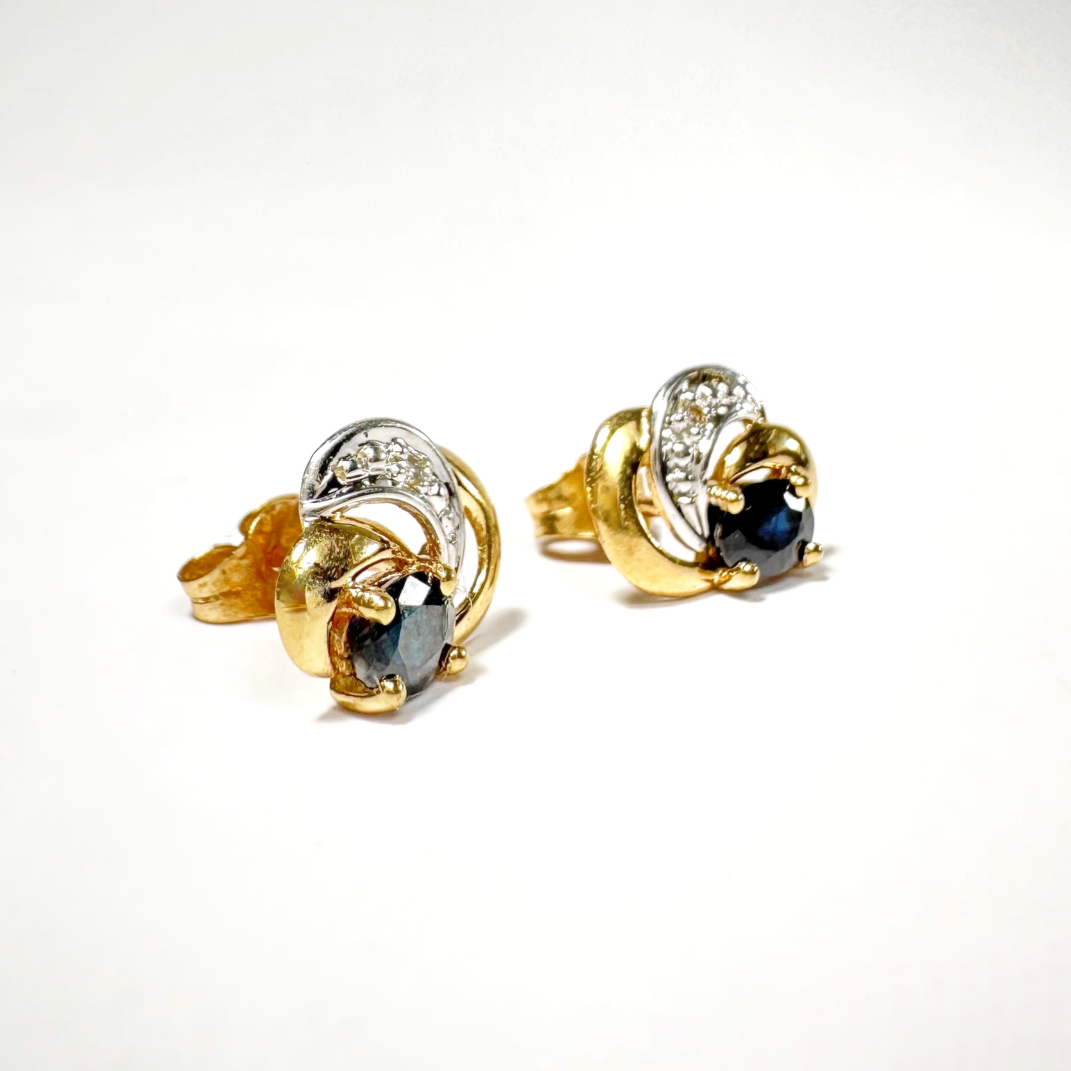 Vintage Gold Sapphire Earrings (5)